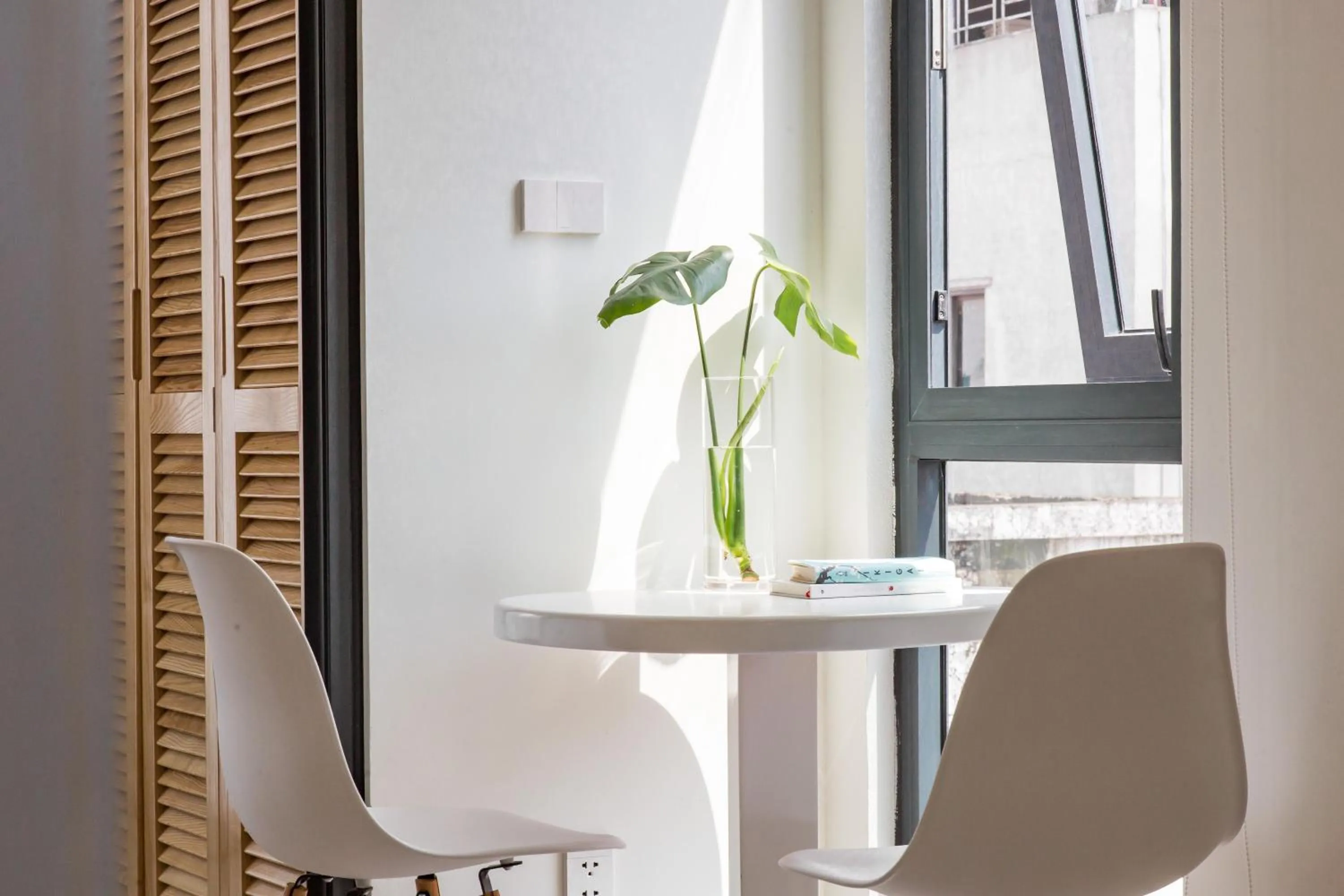 hair dresser in Central Westlake Residence 2 - By Pegasy Group