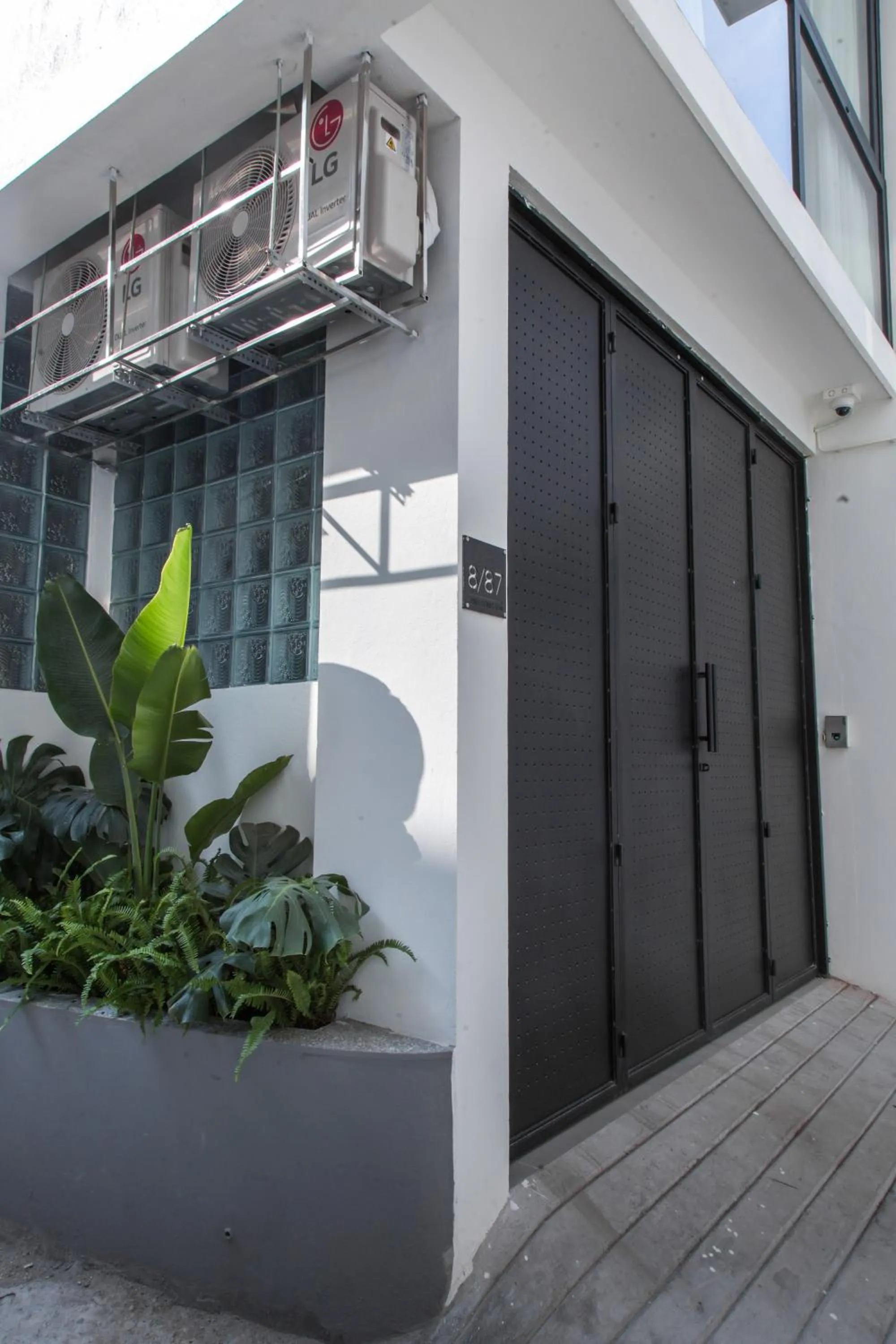 Facade/entrance in Central Westlake Residence 2 - By Pegasy Group