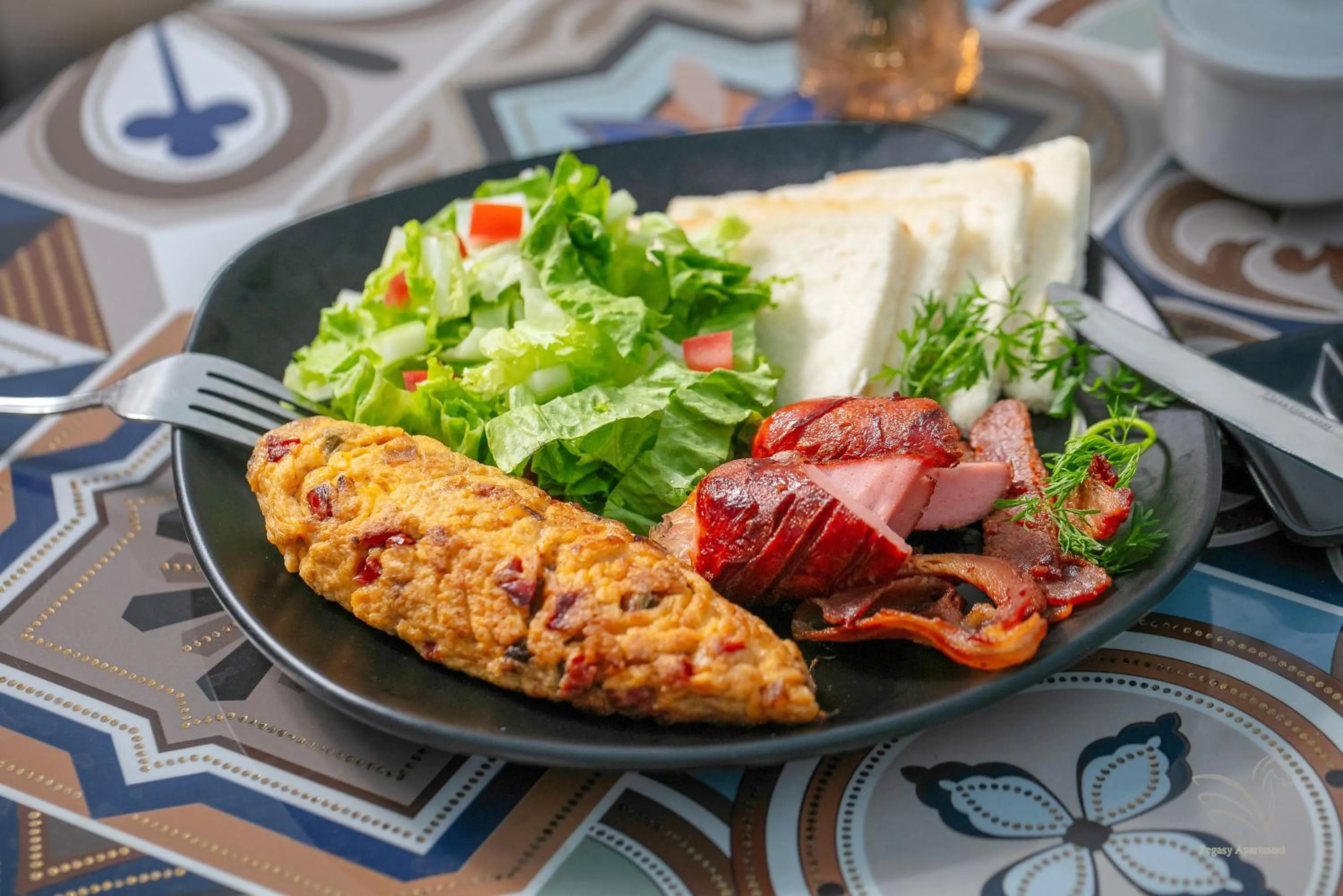 Food in Central Westlake Residence 2 - By Pegasy Group