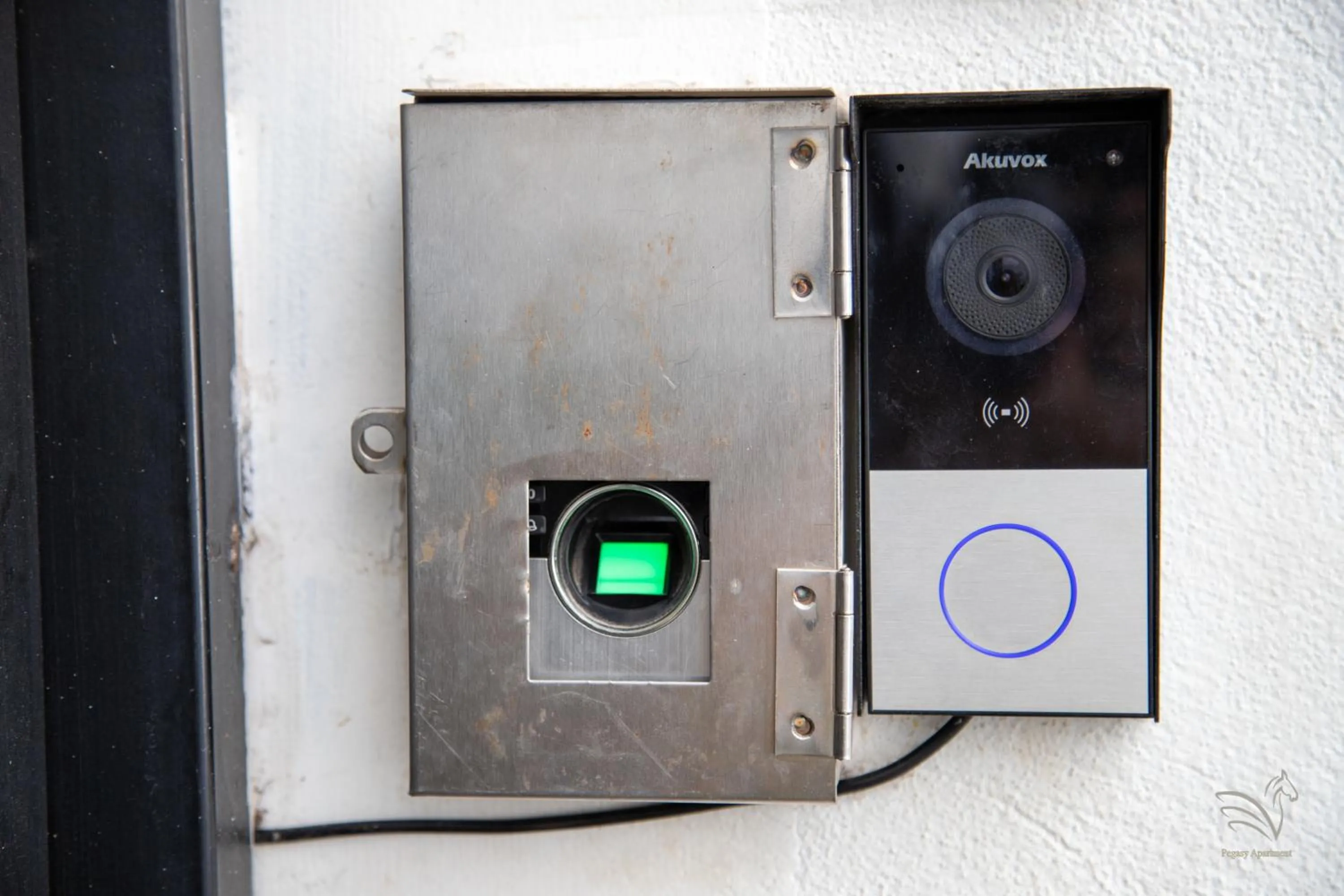 Facade/entrance in Central Westlake Residence 2 - By Pegasy Group