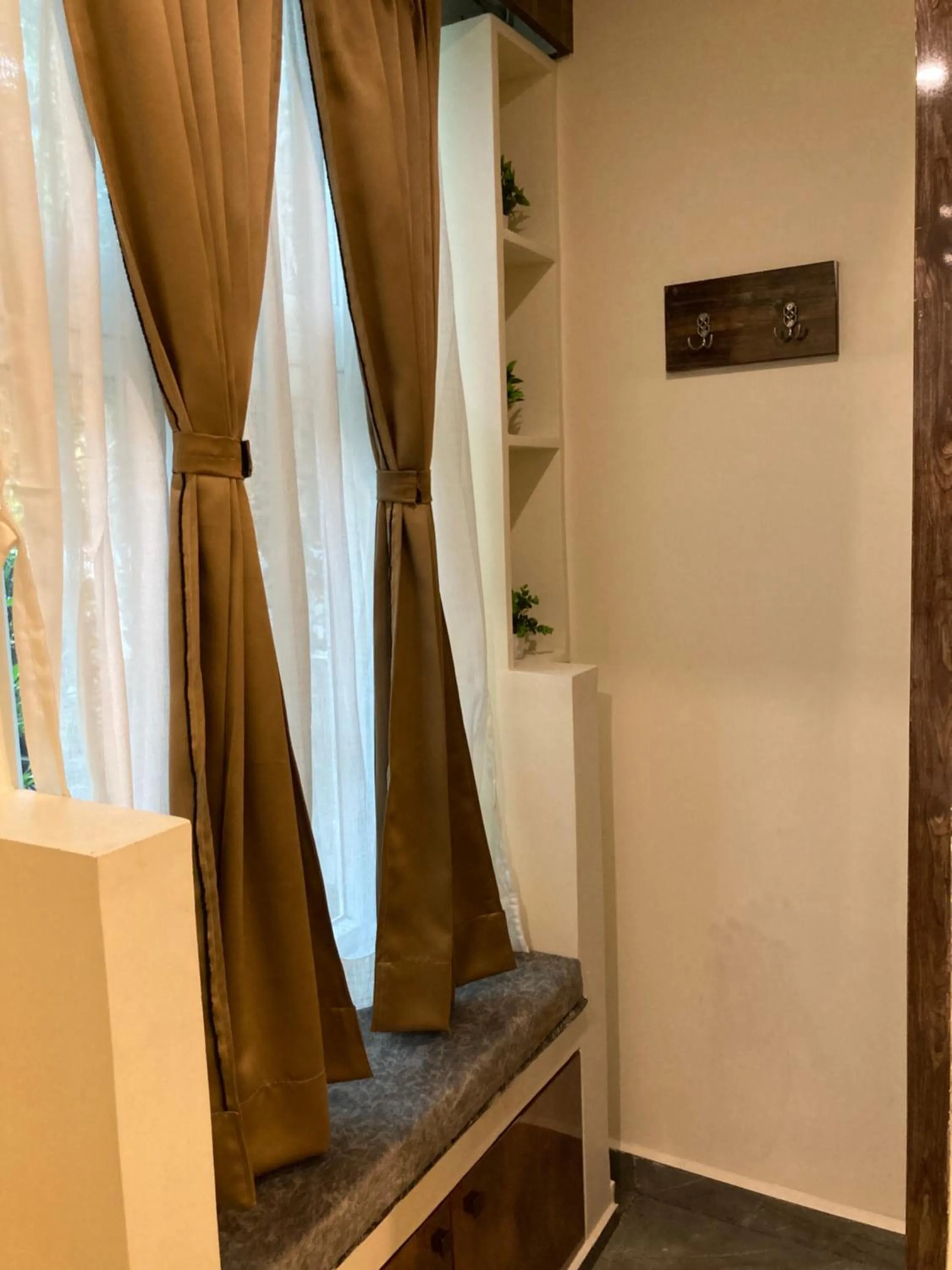 MURALI KRISHNA APART HOTEL