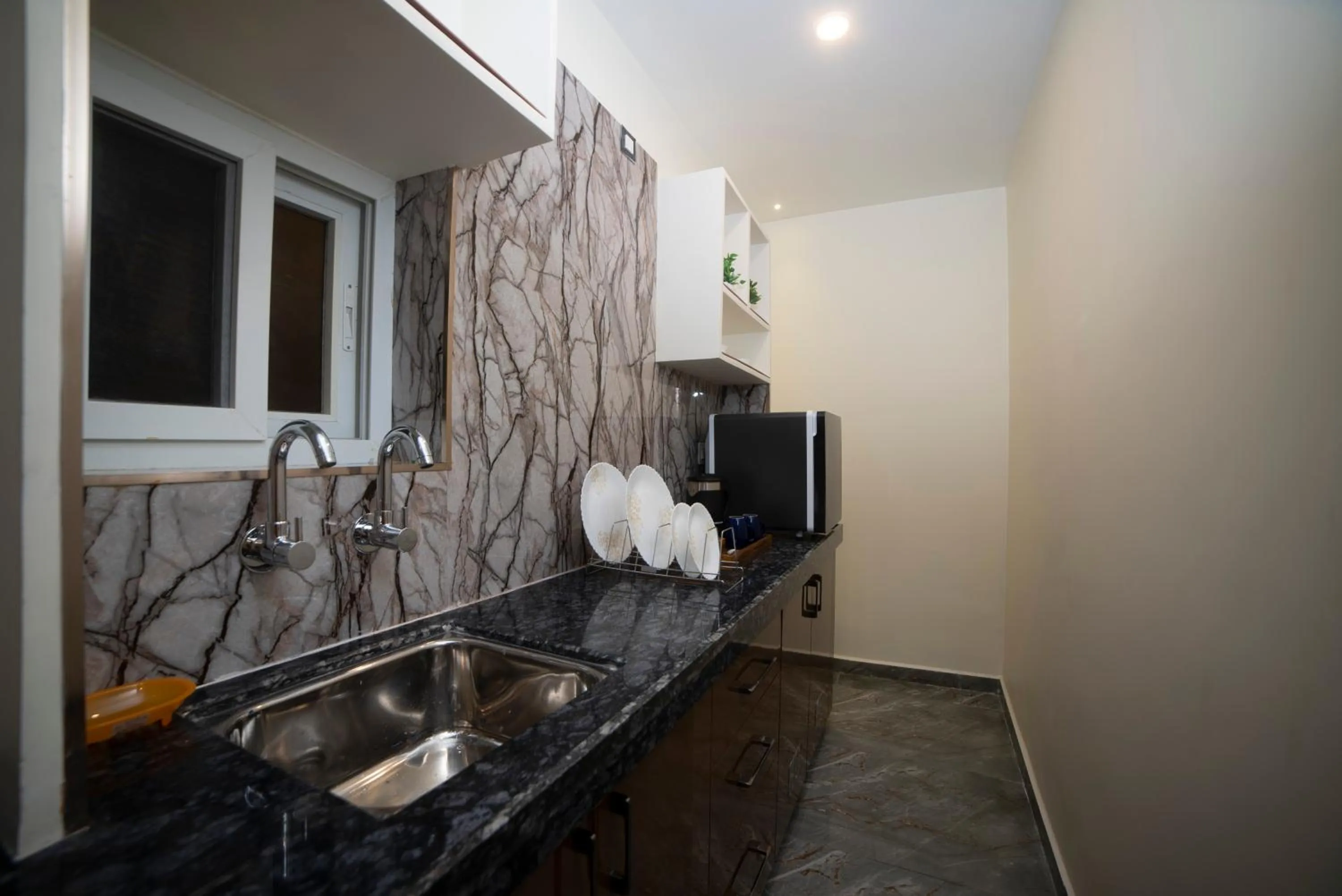 MURALI KRISHNA APART HOTEL