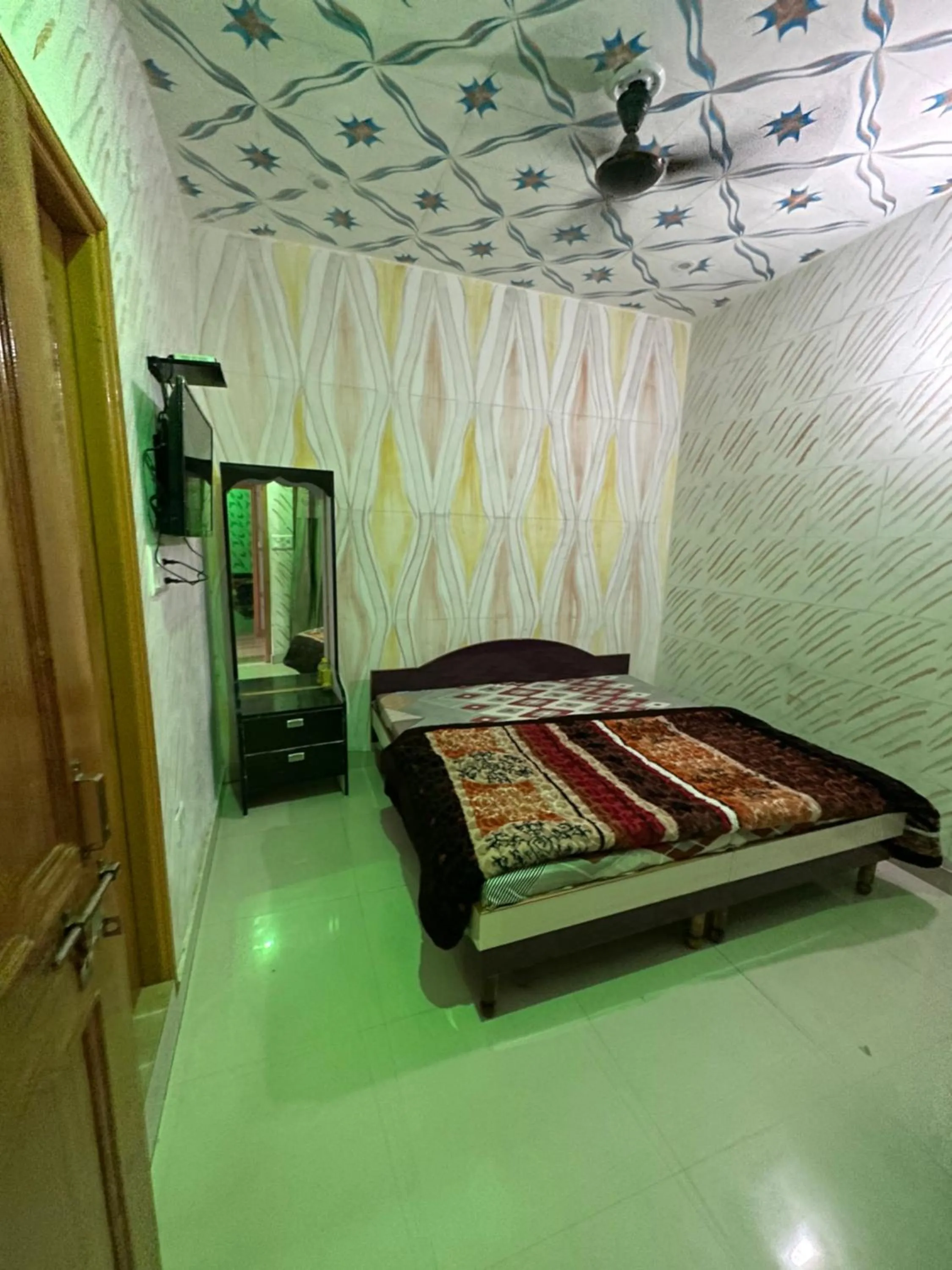 Bed in Hotel Maheshwari & Banquet Hall