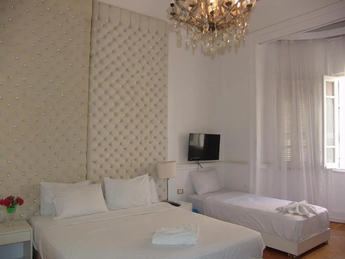 Bed in New palace court