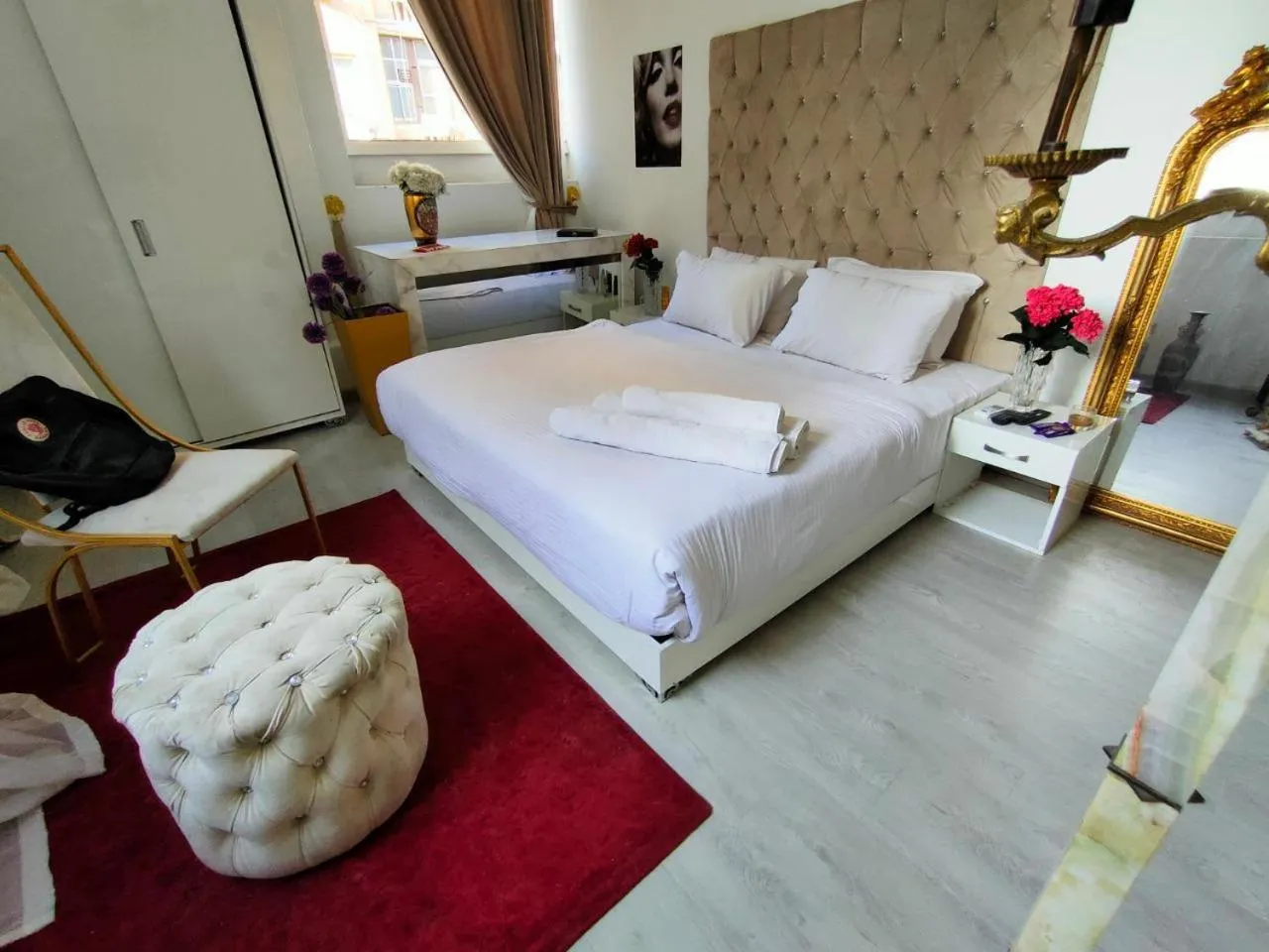 Bed in New palace court