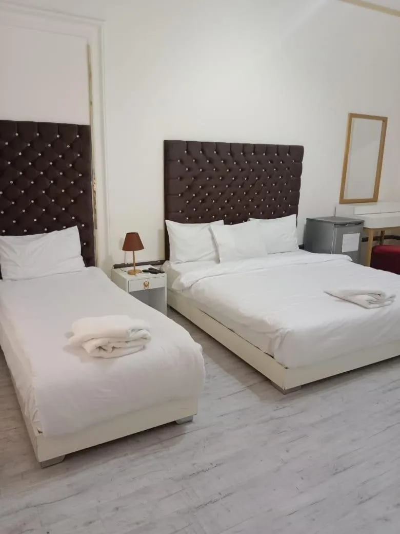 Bed in New palace court