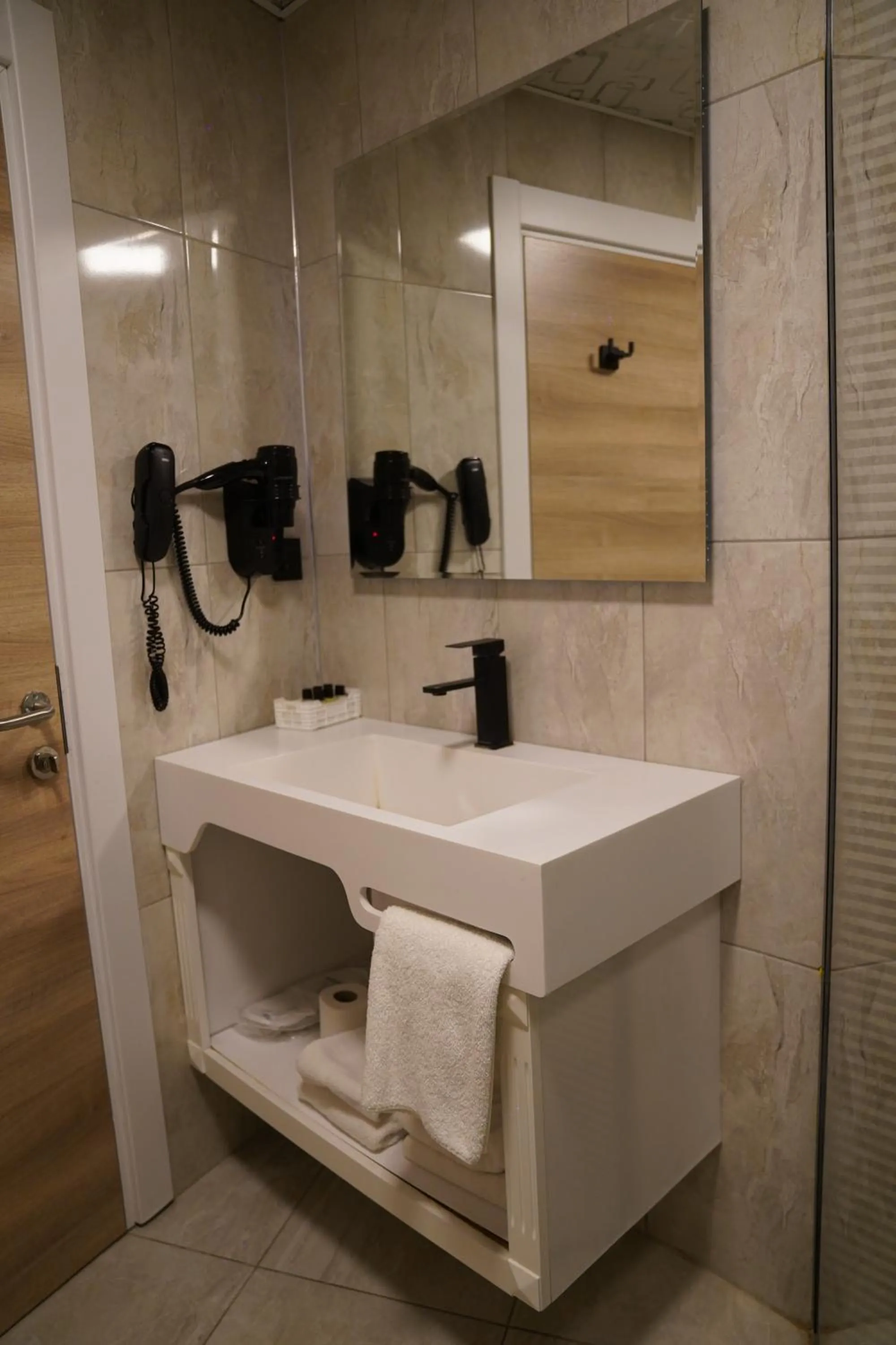 Bathroom in Midis Otel