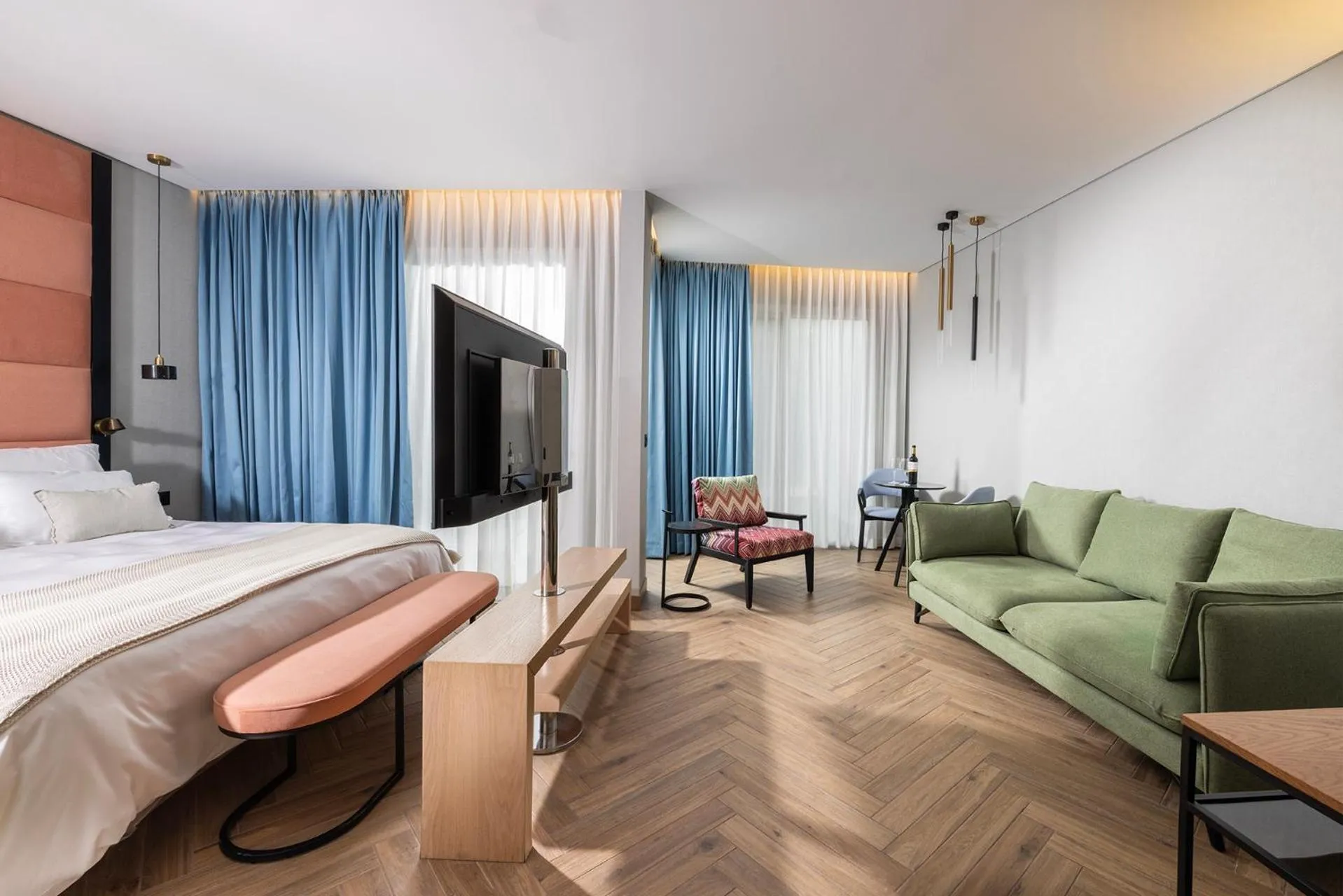 Living room, Bed in Almond Hotel - Adults only