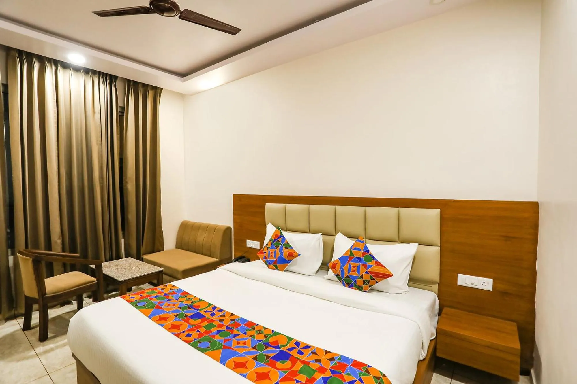 Photo of the whole room, Bed in Via Aman Sara