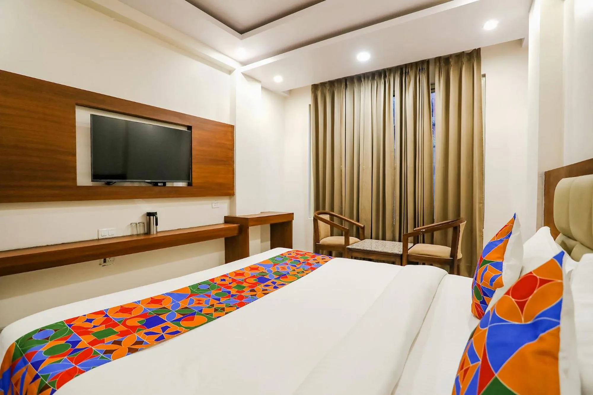 Communal lounge/ TV room, Bed in Via Aman Sara