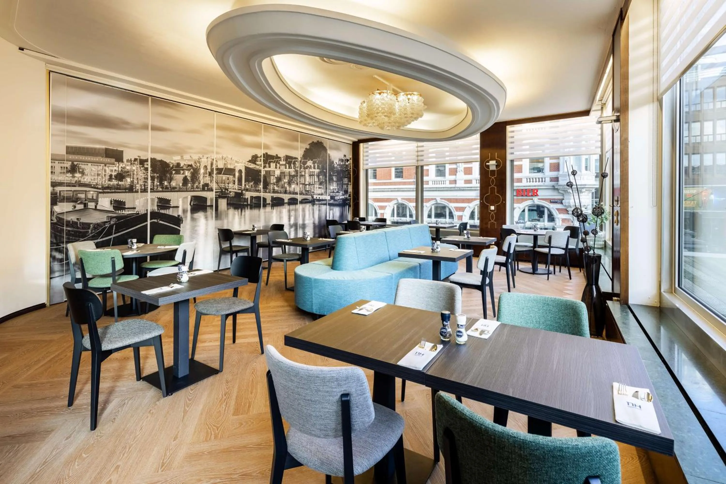 Restaurant/places to eat in NH Amsterdam Caransa