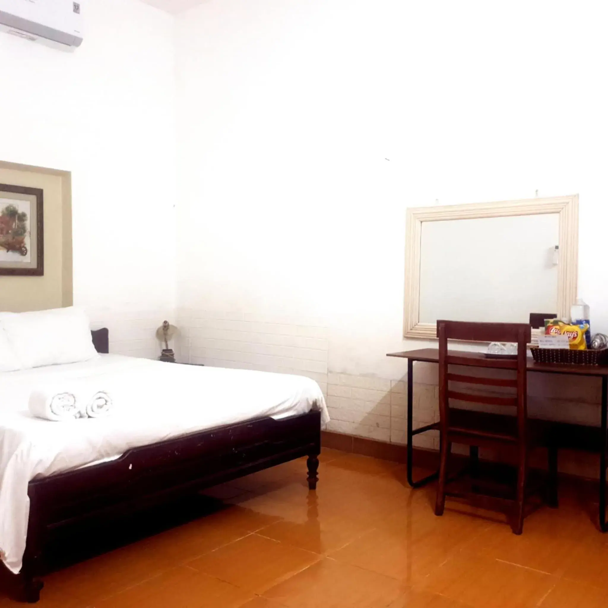 Standard Double Room in Cua Dai Beach Homestay Standard Double Room in Cua Dai Beach Homestay