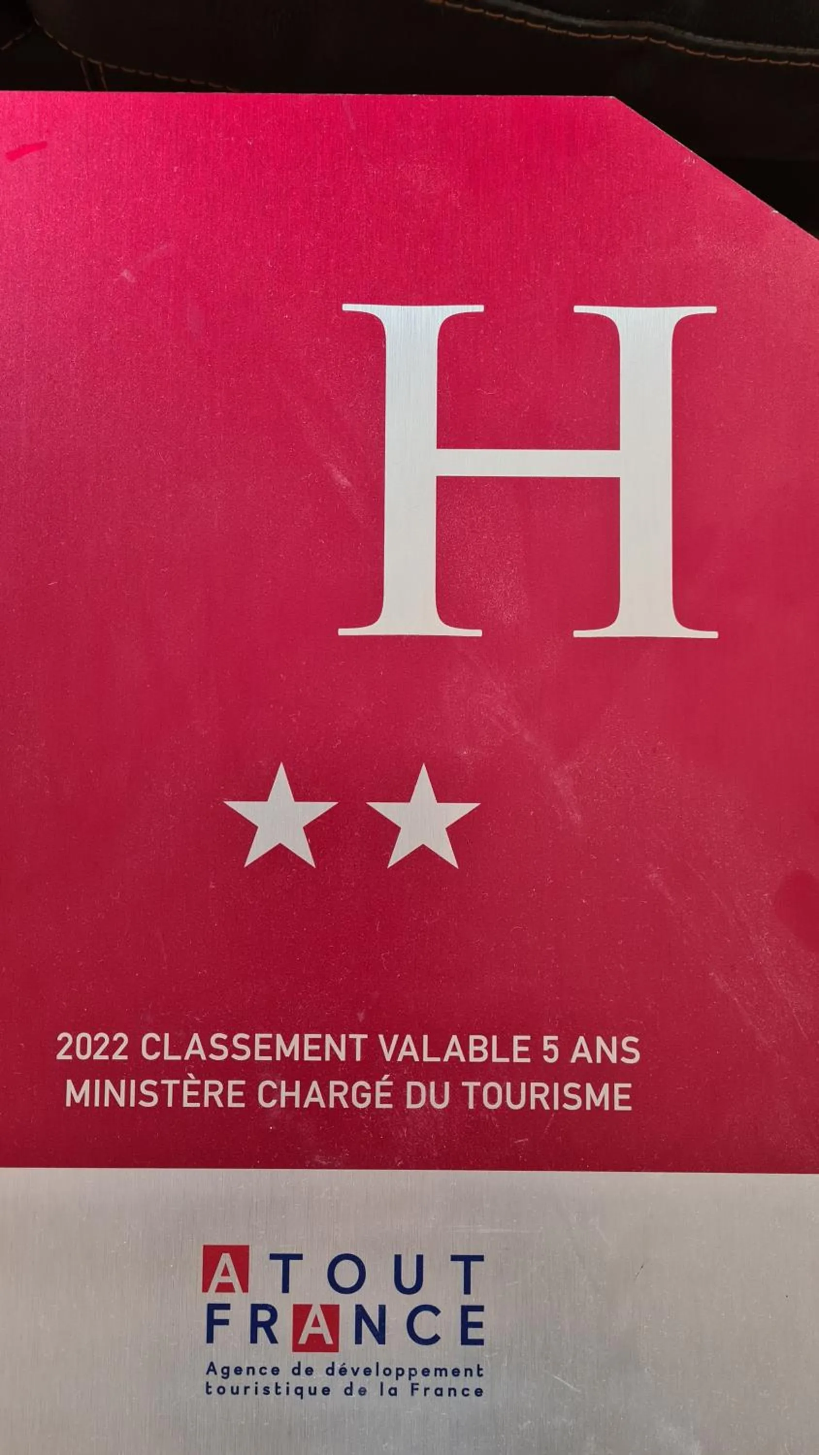 Logo/Certificate/Sign in Hôtel L'Etoile Aéroport - A61