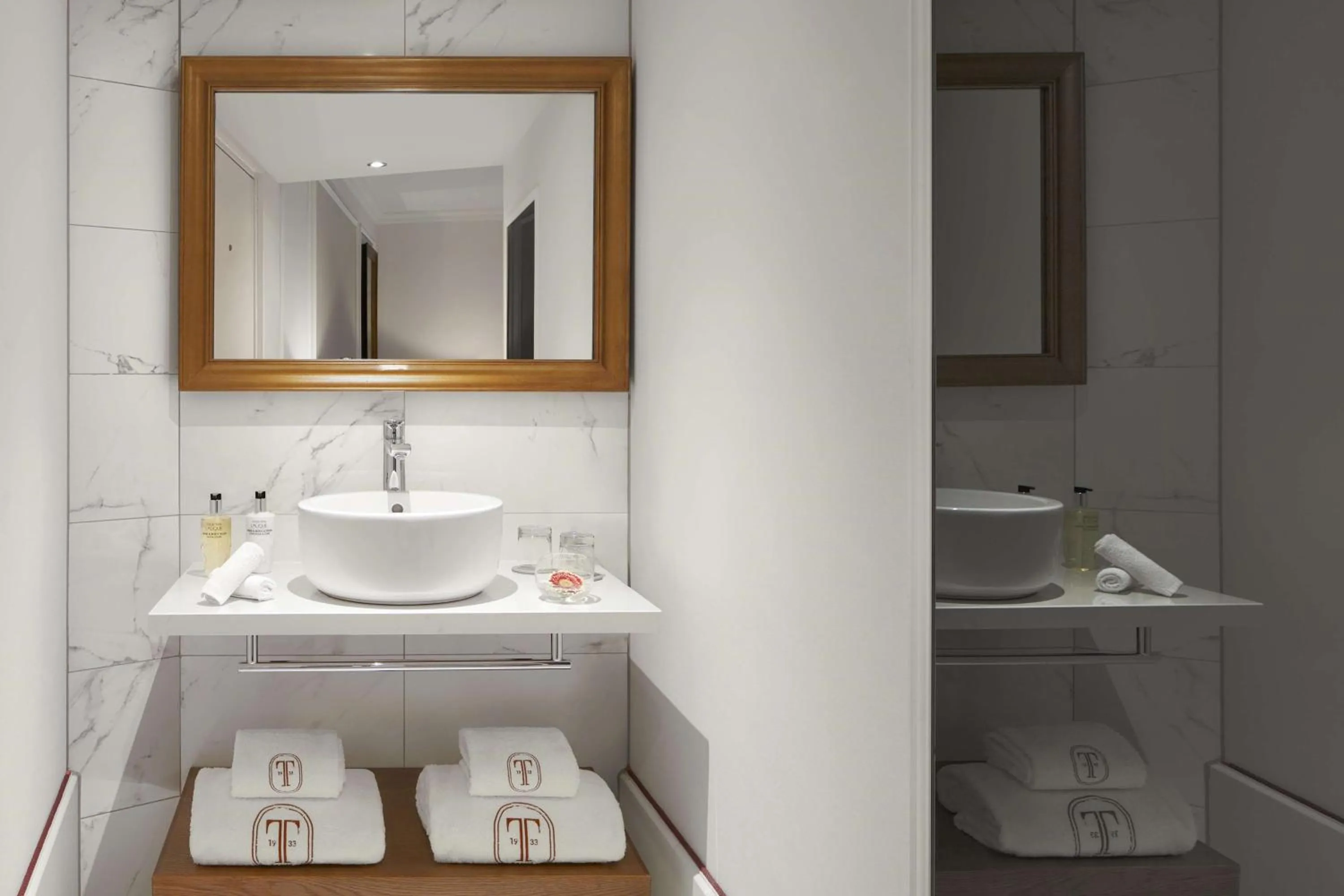 Bathroom in Tivoli Doelen Amsterdam Hotel