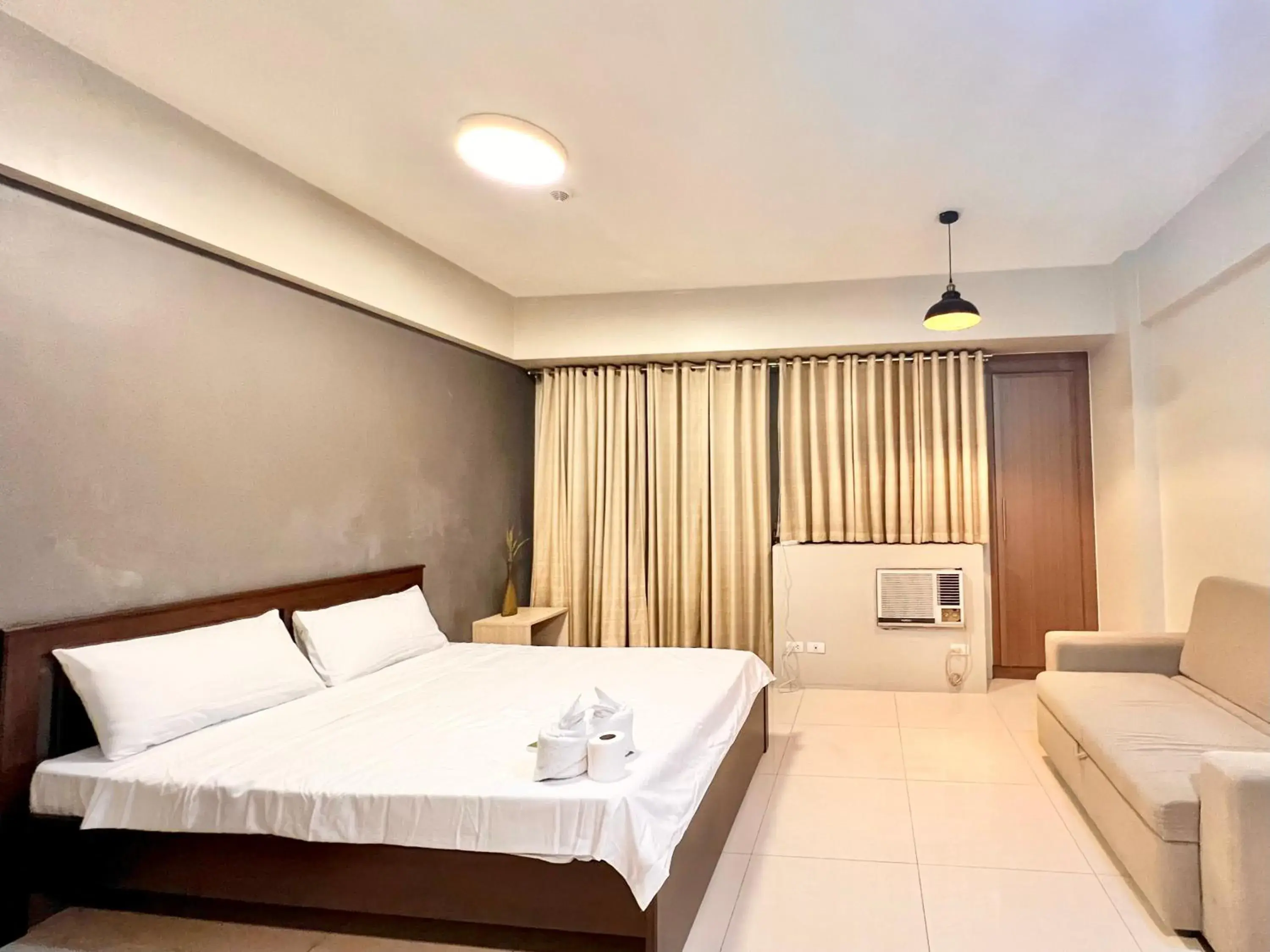Queen Suite with Pool View in Kiel 5-Star Condo Hotel Across NAIA Manila Airport Terminal 3 Queen Suite with Pool View in Kiel 5-Star Condo Hotel Across NAIA Manila Airport Terminal 3