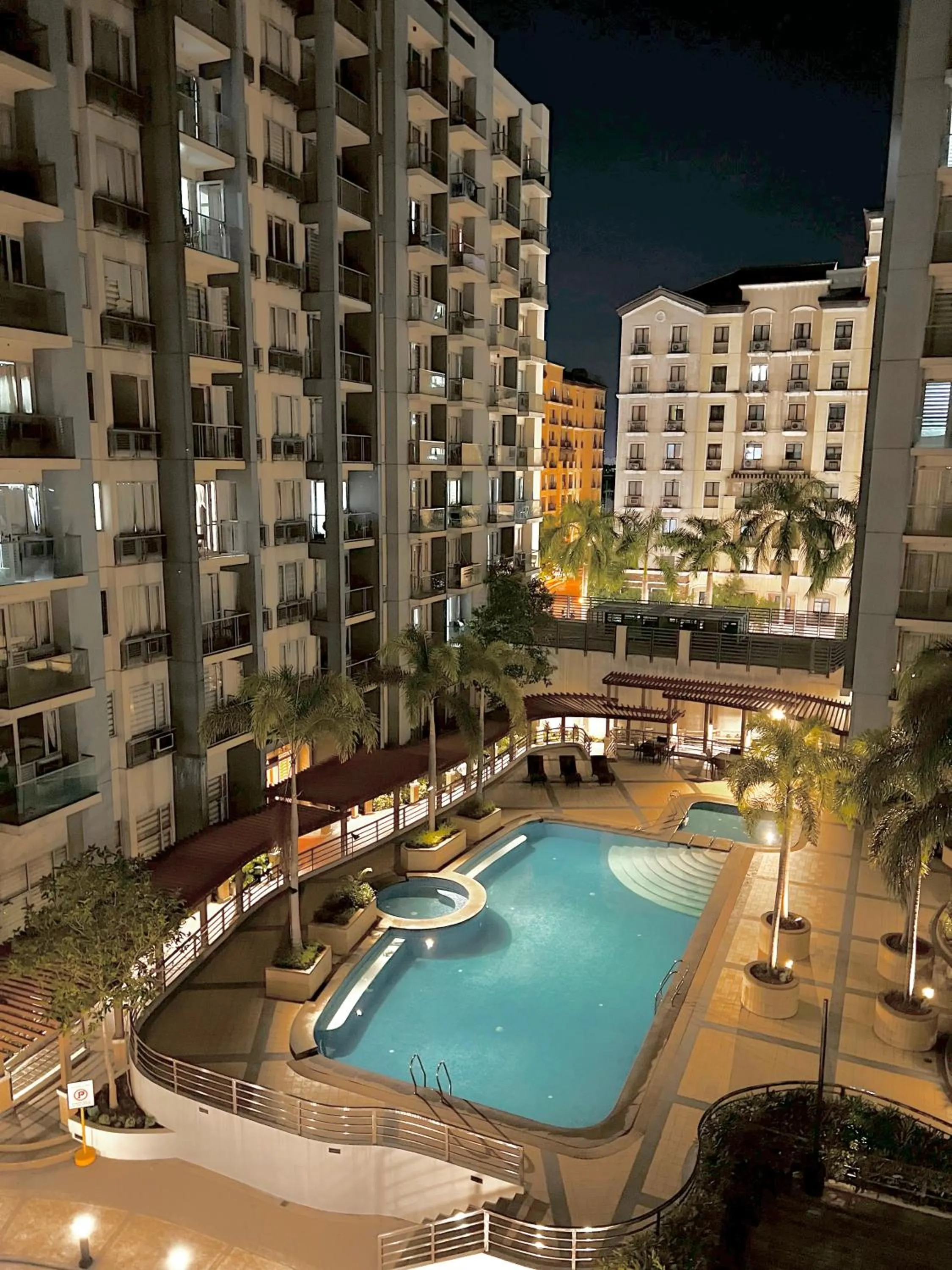 Pool view in Kiel 5-Star Condo Hotel Across NAIA Manila Airport Terminal 3