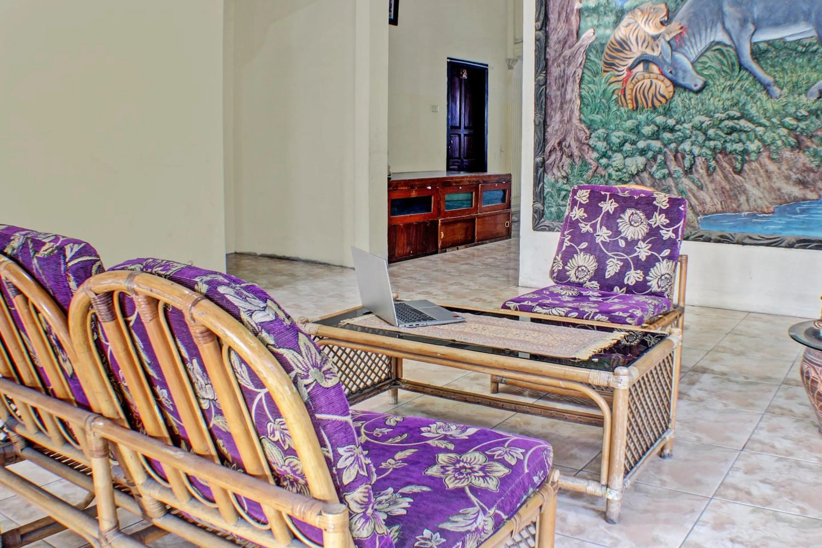 Lobby or reception in Hotel O Badar Guest House Syariah