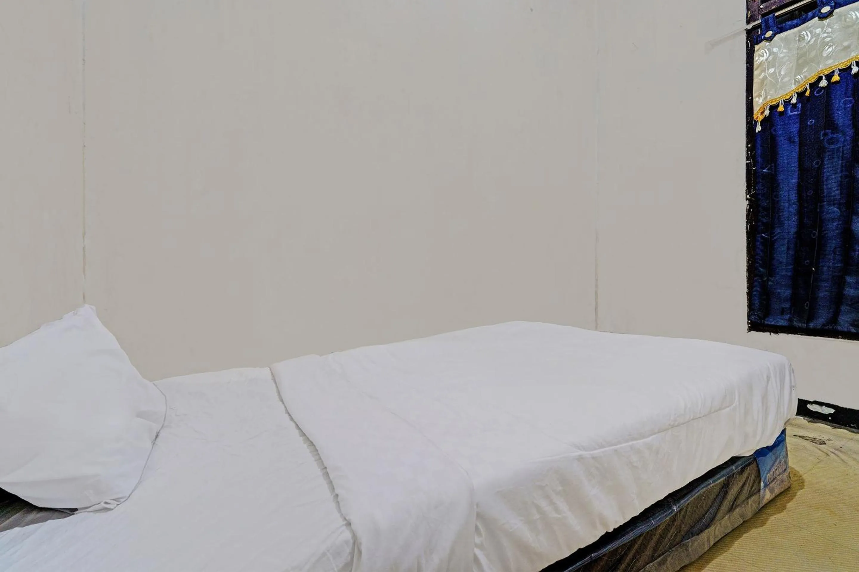 Bedroom, Bed in OYO Life 92709 Kost Teras Cikapundung Syariah