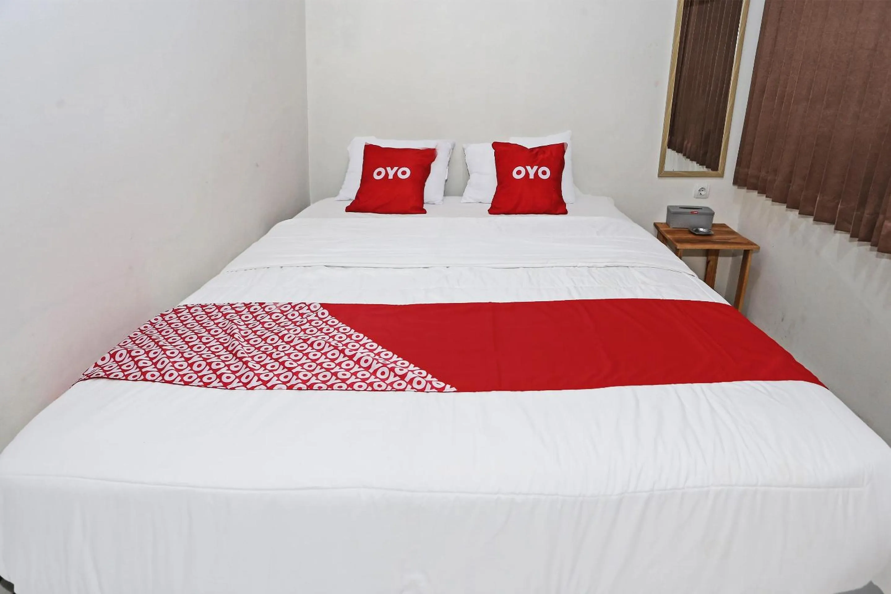 Bedroom, Bed in Hotel O Tjokro 3