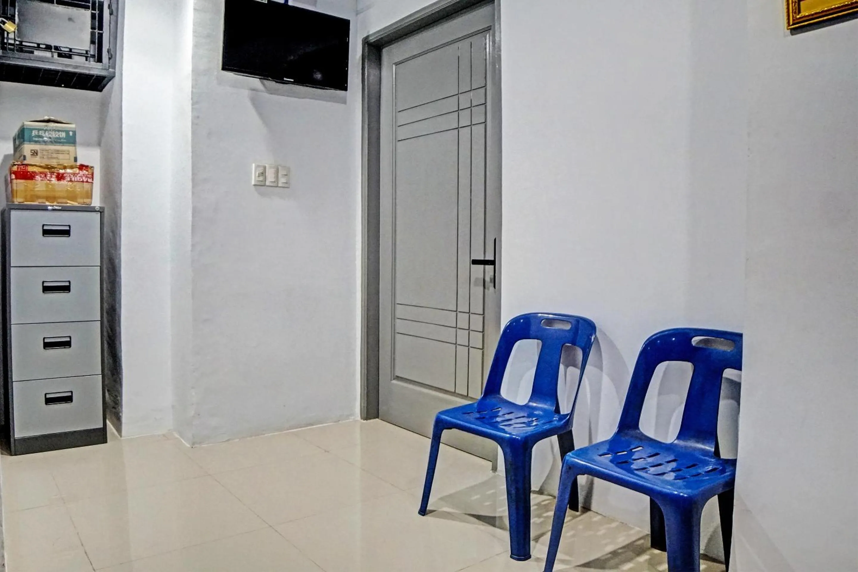 Lobby or reception in Hotel O Planet Guest House Syariah