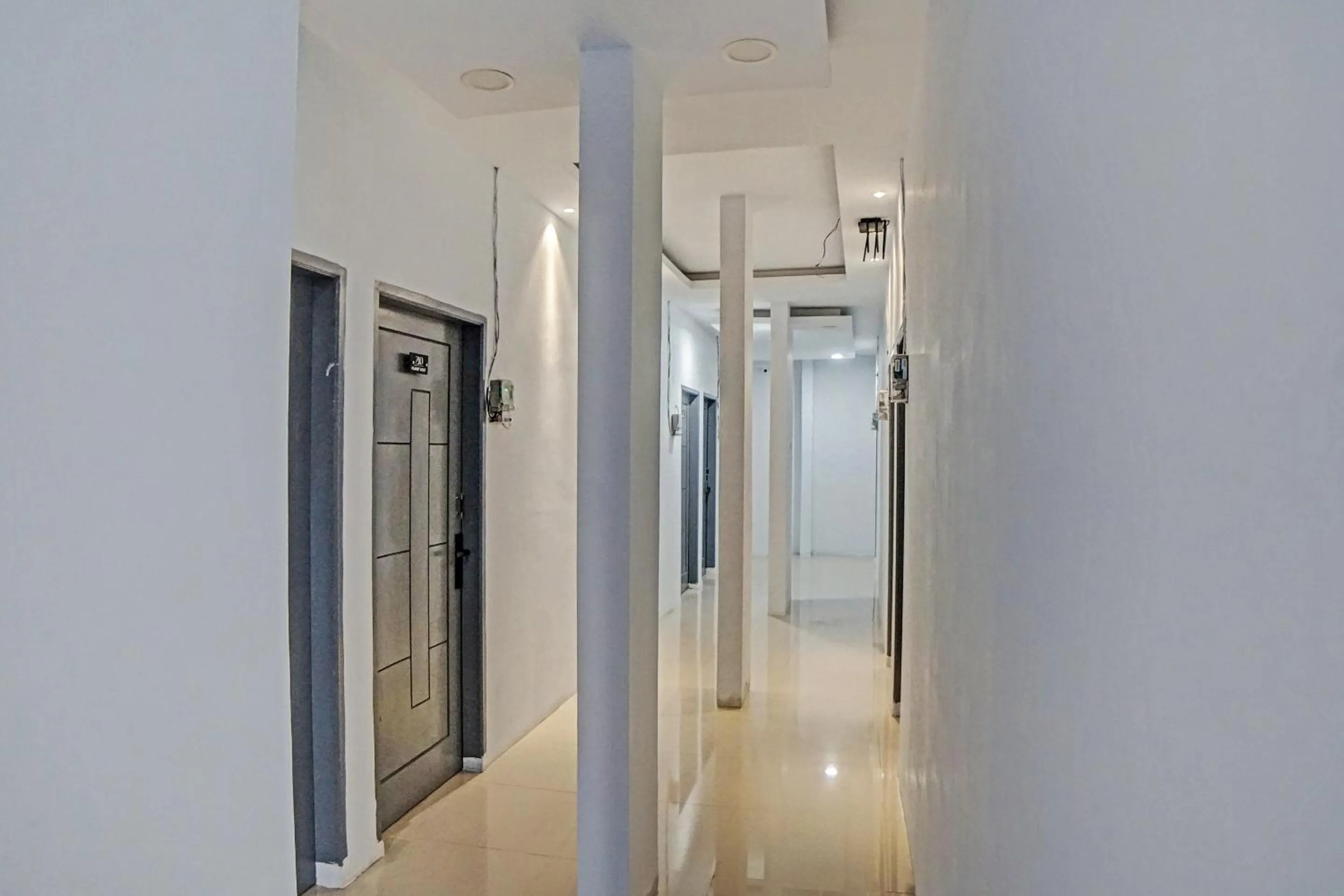 Lobby or reception in Hotel O Planet Guest House Syariah