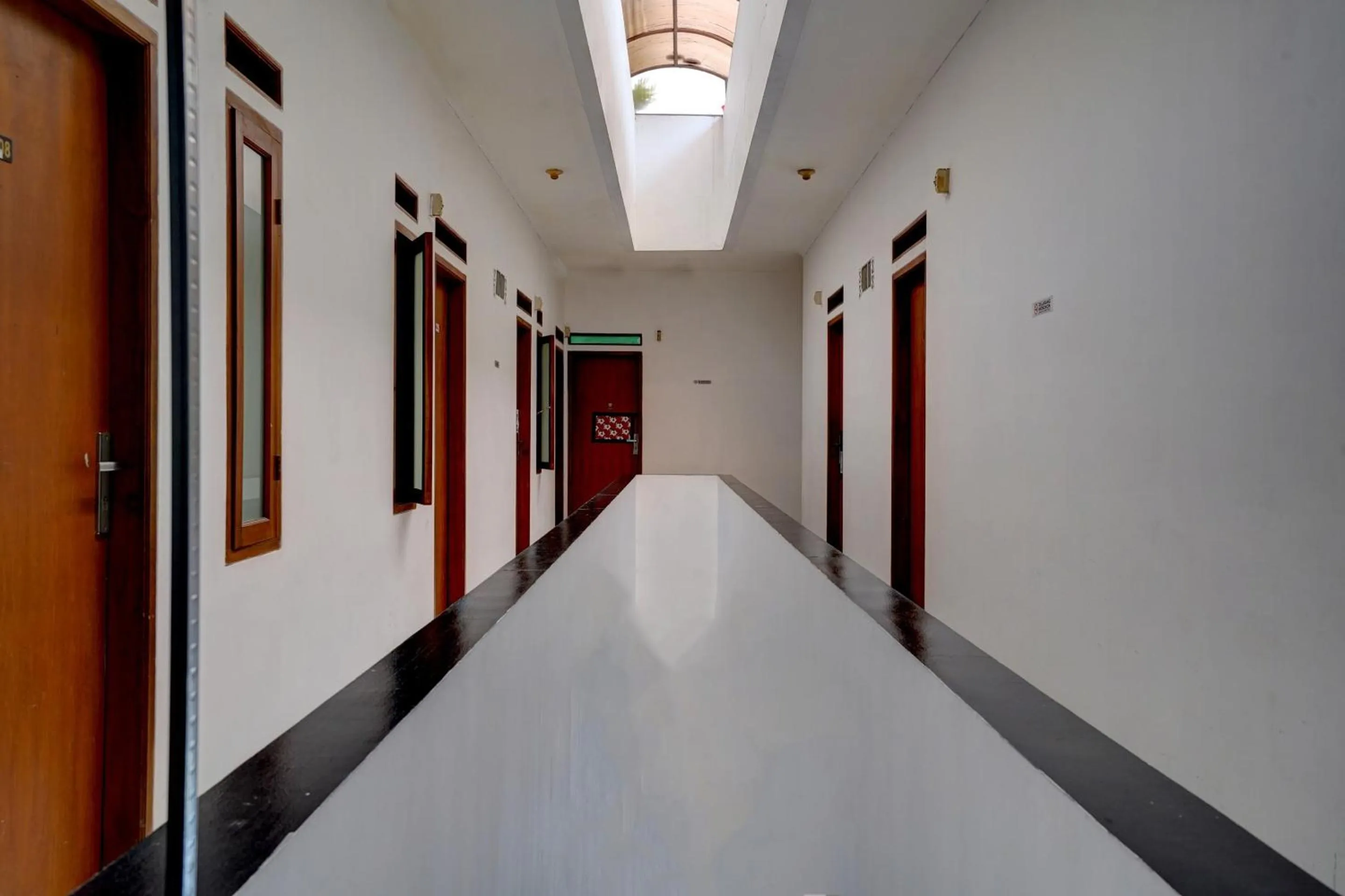 Lobby or reception in OYO 92725 Regol Srimahi Residence