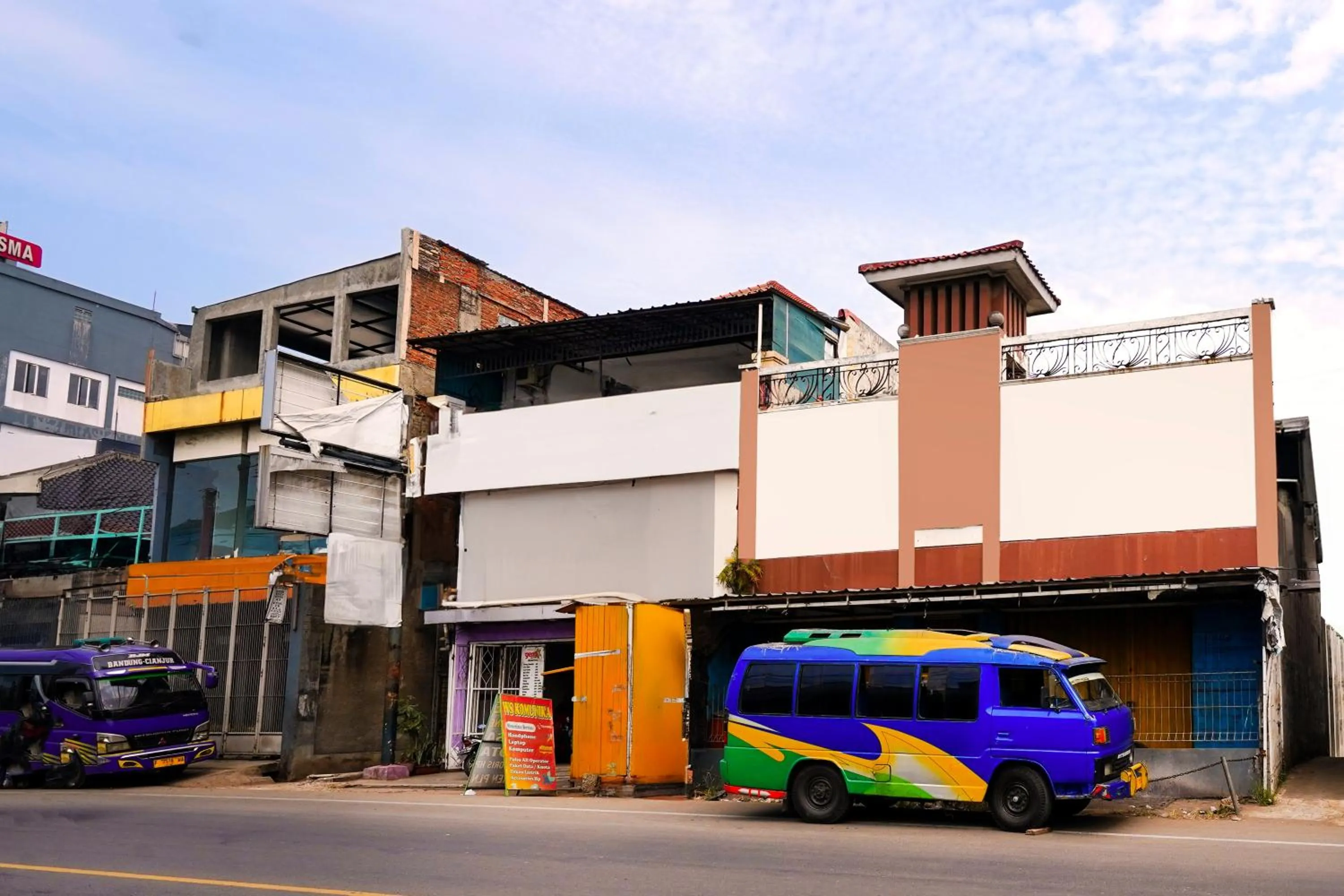 Facade/entrance in Hotel O Geulis Guest House Syariah