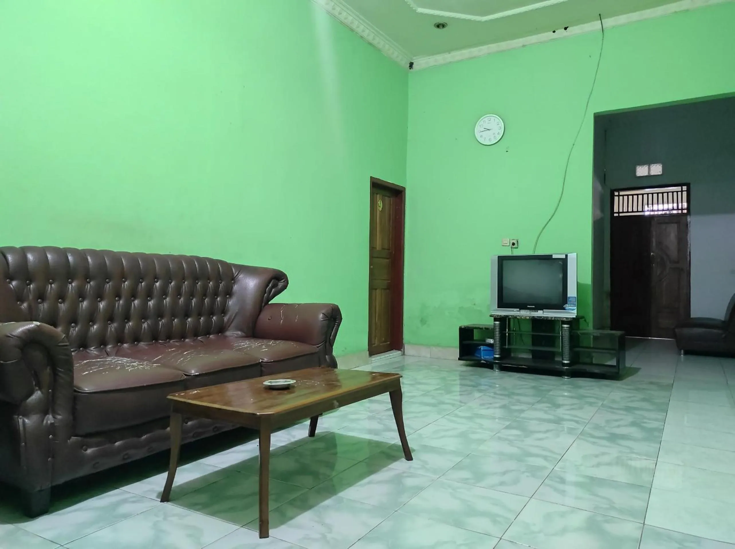 Lobby or reception in Hotel O Penginapan Syariah Al Syifa