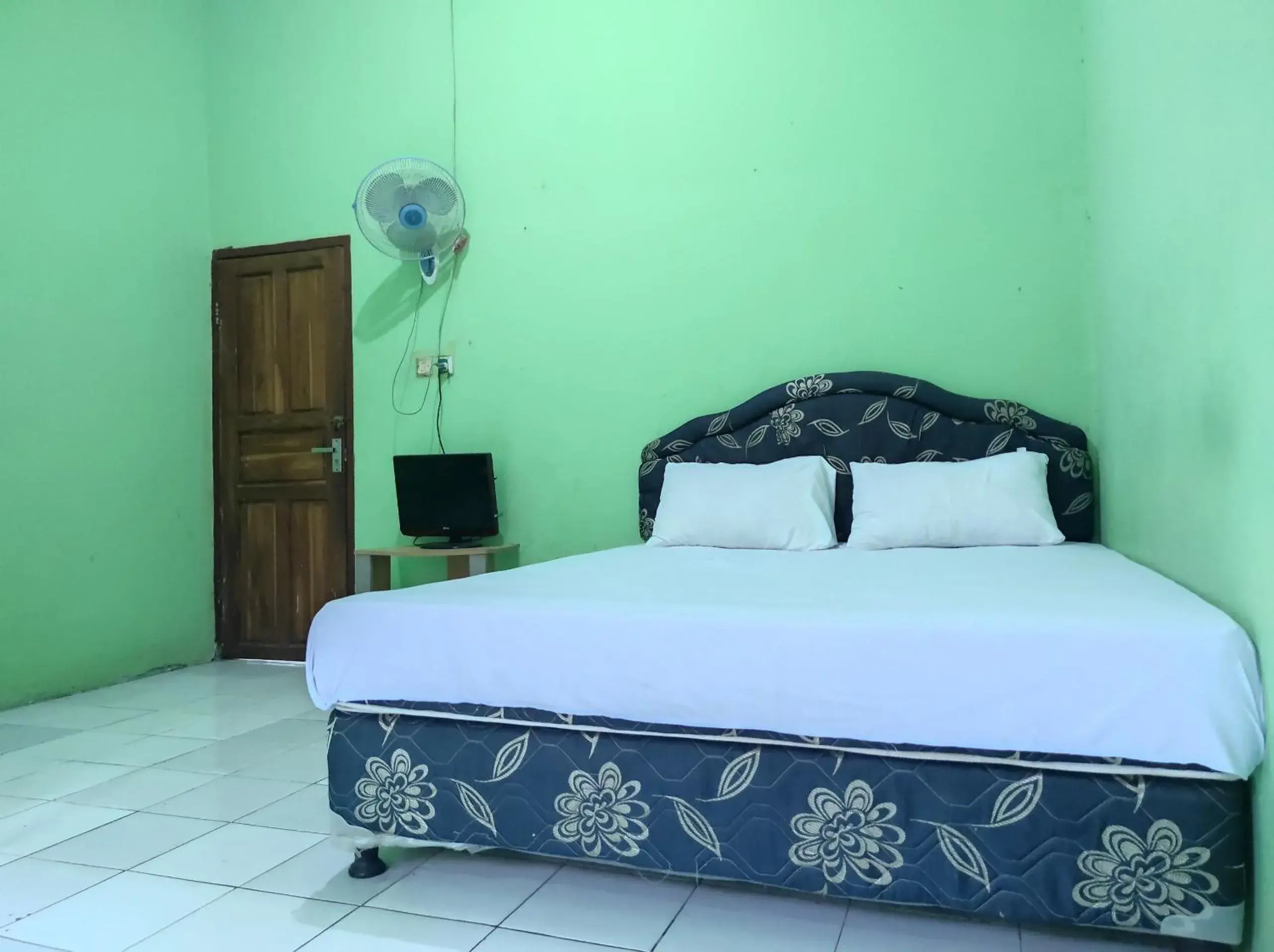 Standard Double Room in Hotel O Penginapan Syariah Al Syifa Standard Double Room in Hotel O Penginapan Syariah Al Syifa