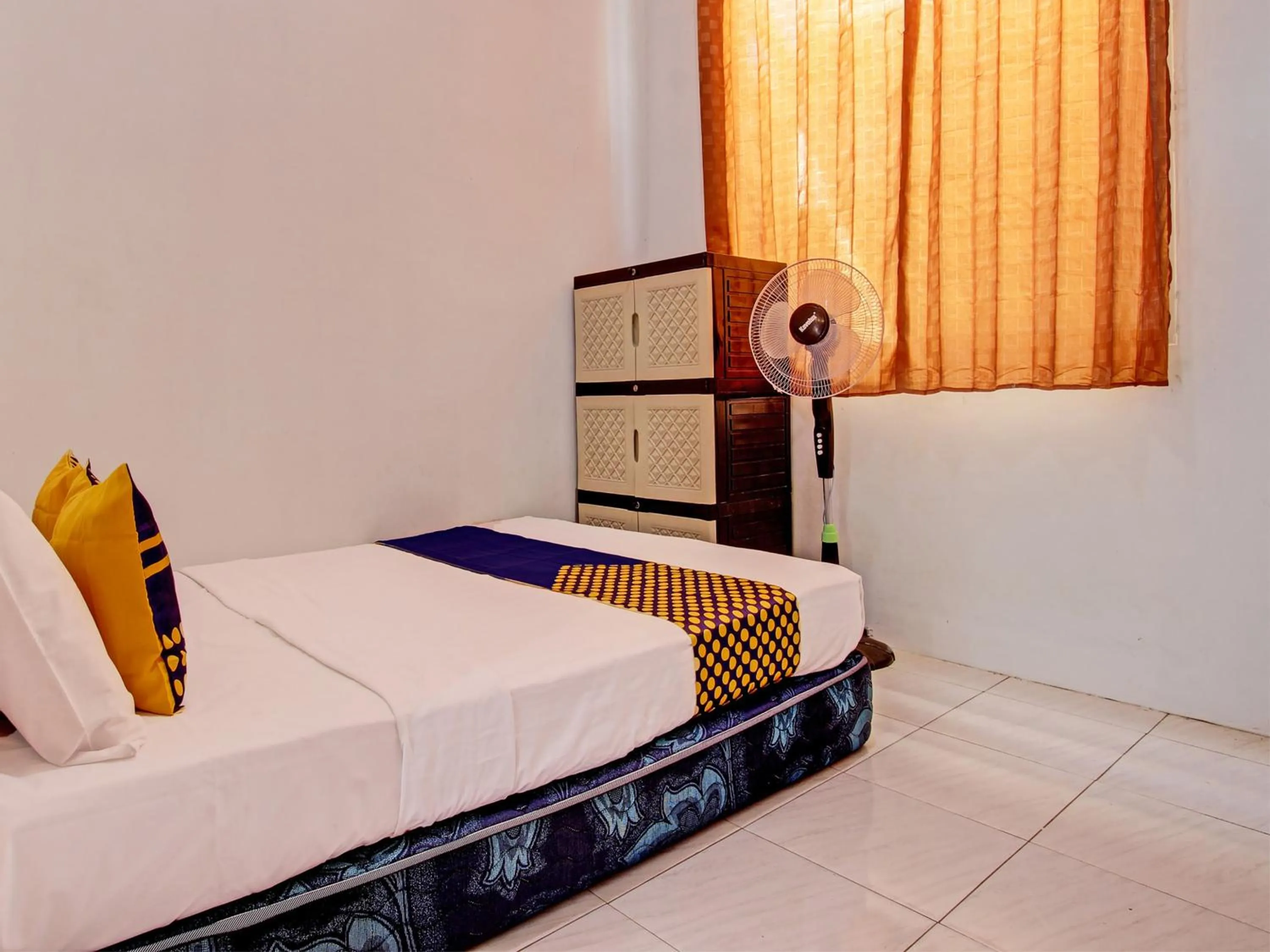 Bedroom, Bed in Hotel O Wisma Bani Pandi Syariah