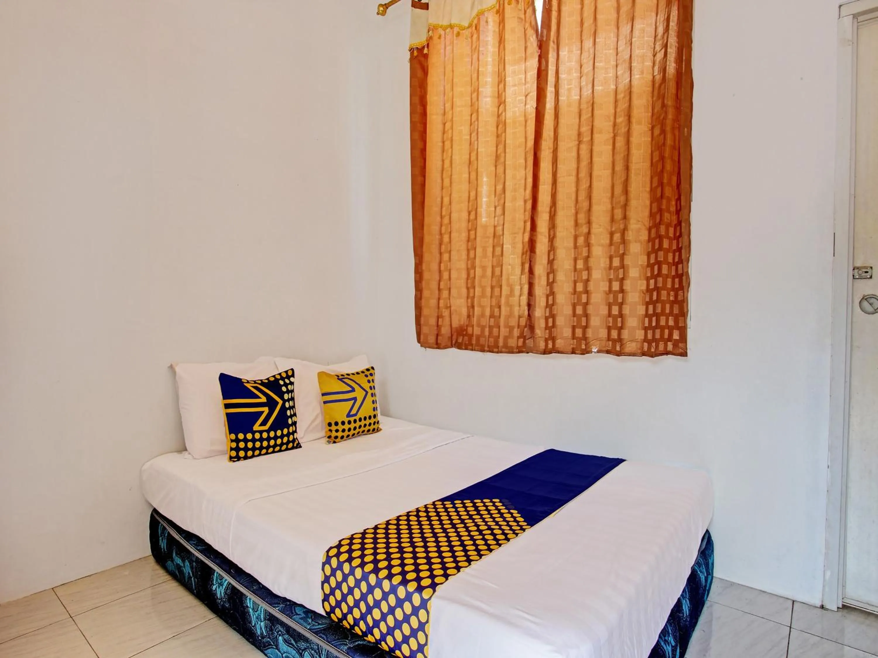 Bedroom, Bed in Hotel O Wisma Bani Pandi Syariah