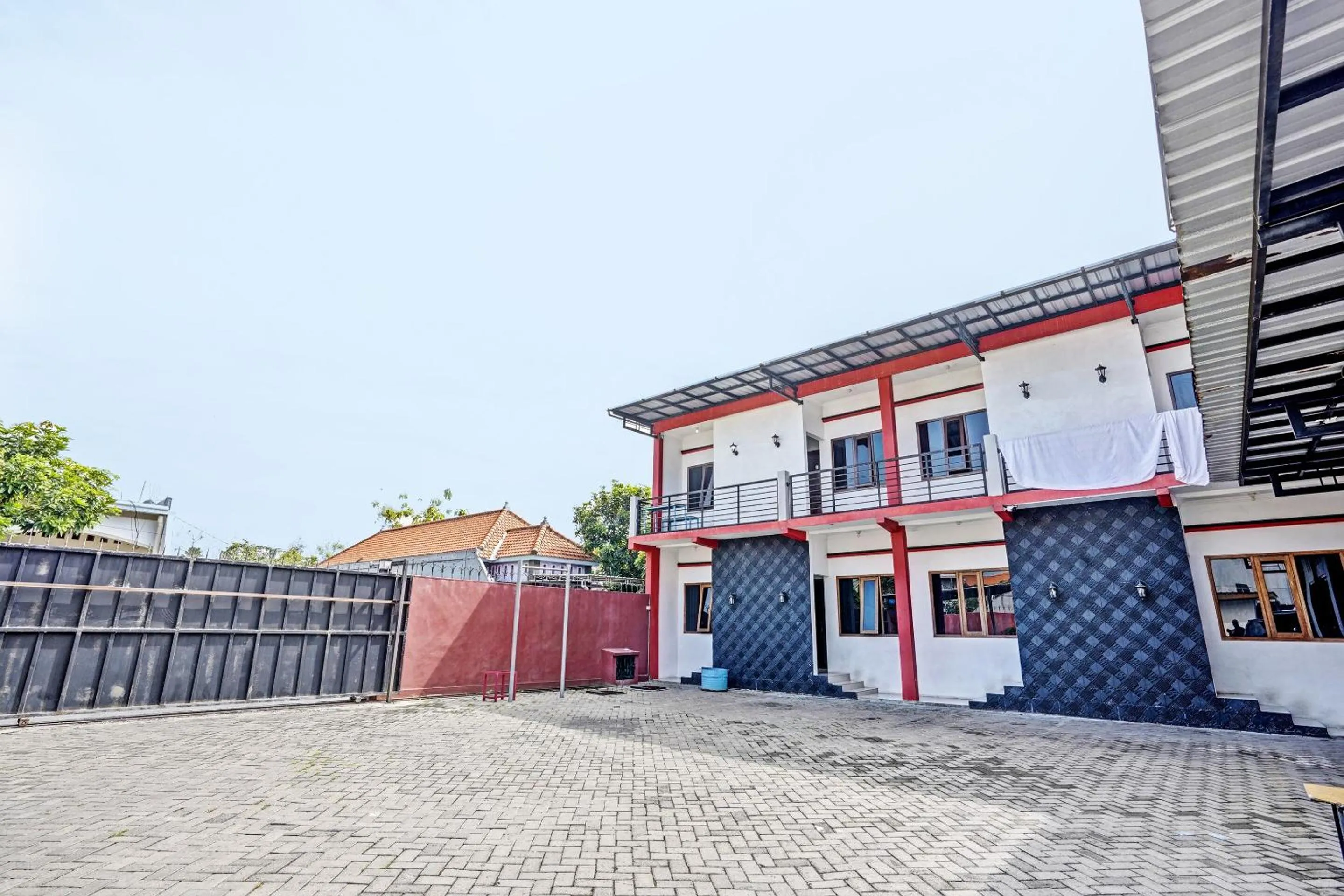 Facade/entrance in OYO 92736 Bougenville Rover