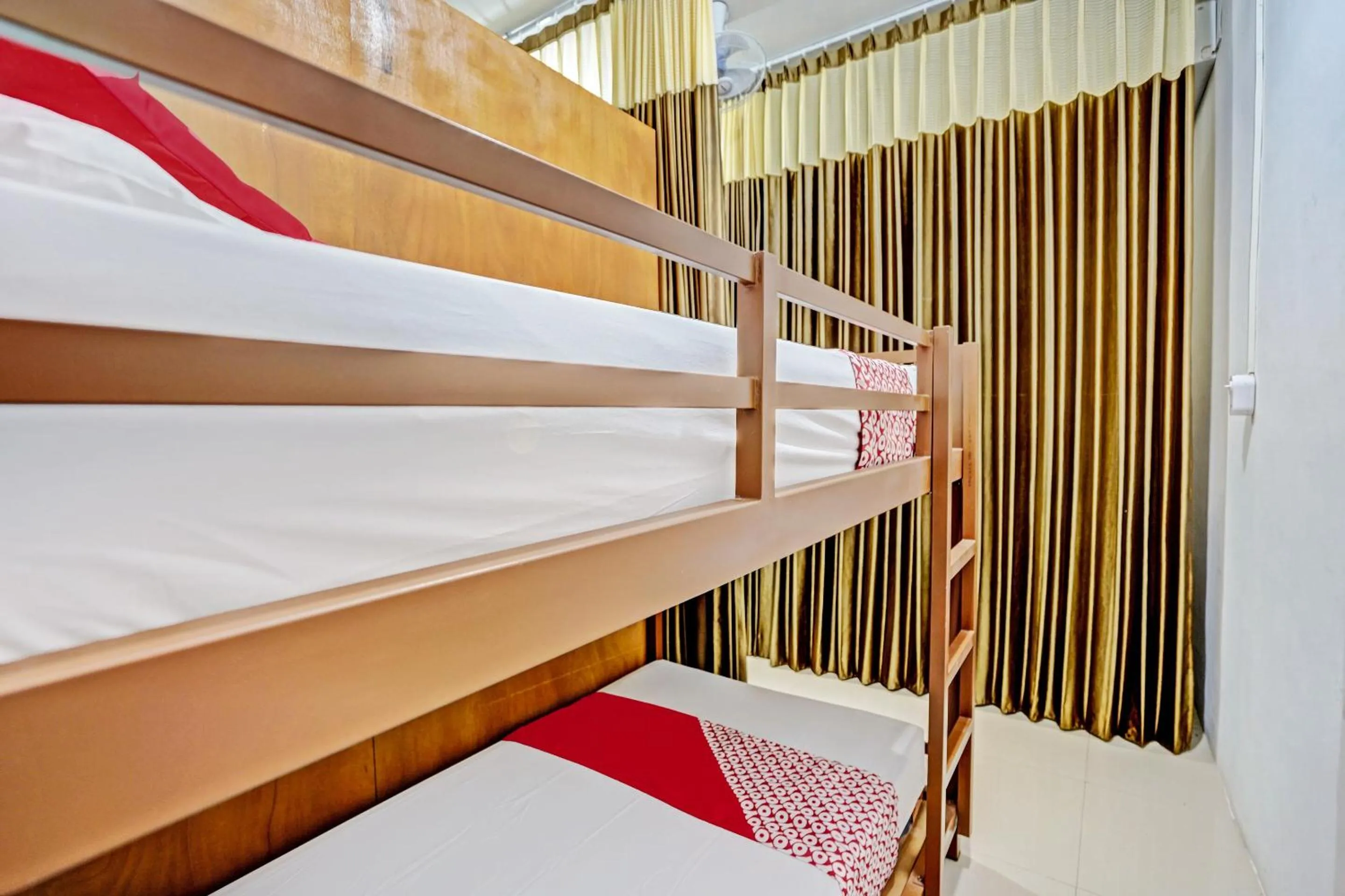 Bedroom in OYO 92736 Bougenville Rover