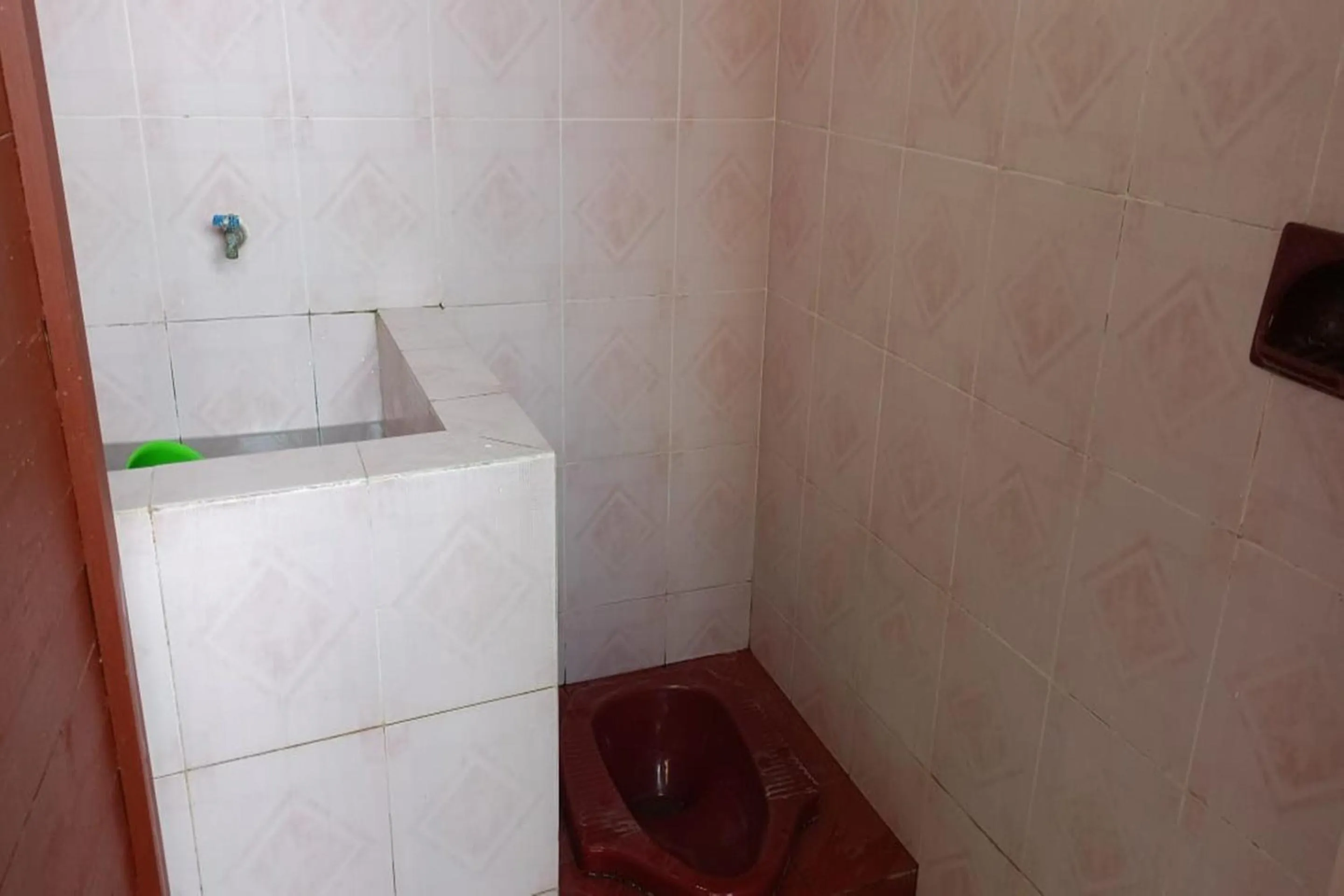 Bathroom in Hotel O Kost Elisabeth Syariah