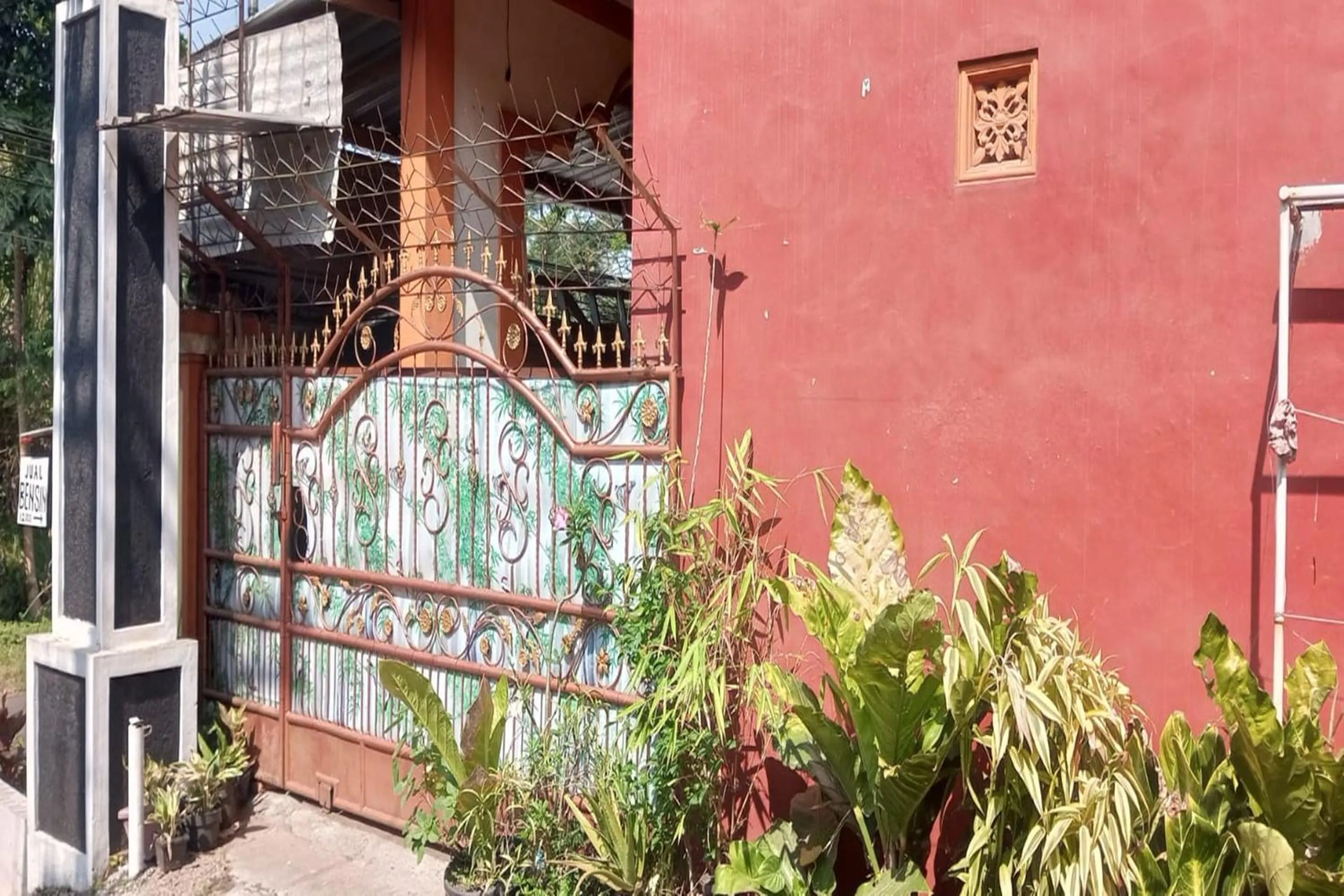 Facade/entrance in Hotel O Kost Elisabeth Syariah