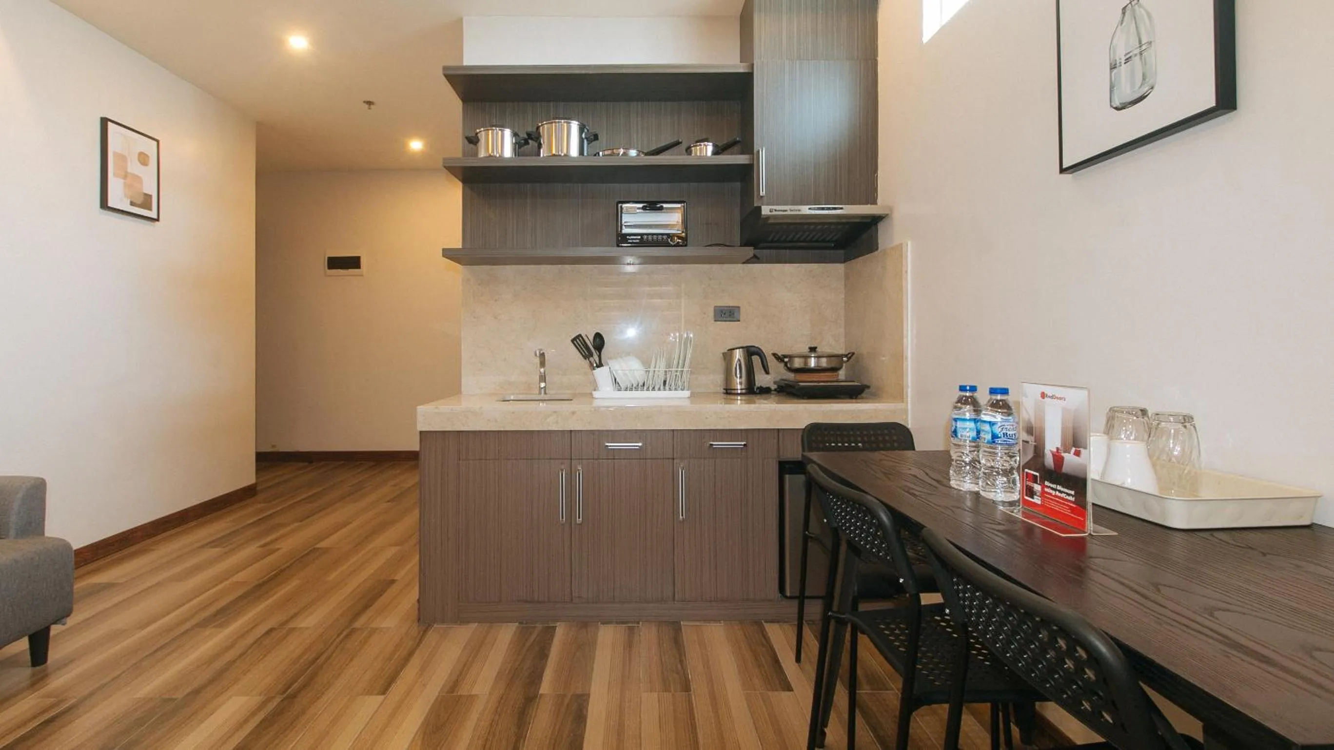 Kitchen or kitchenette in RedDoorz Plus @ Bez Tower and Residences San Juan