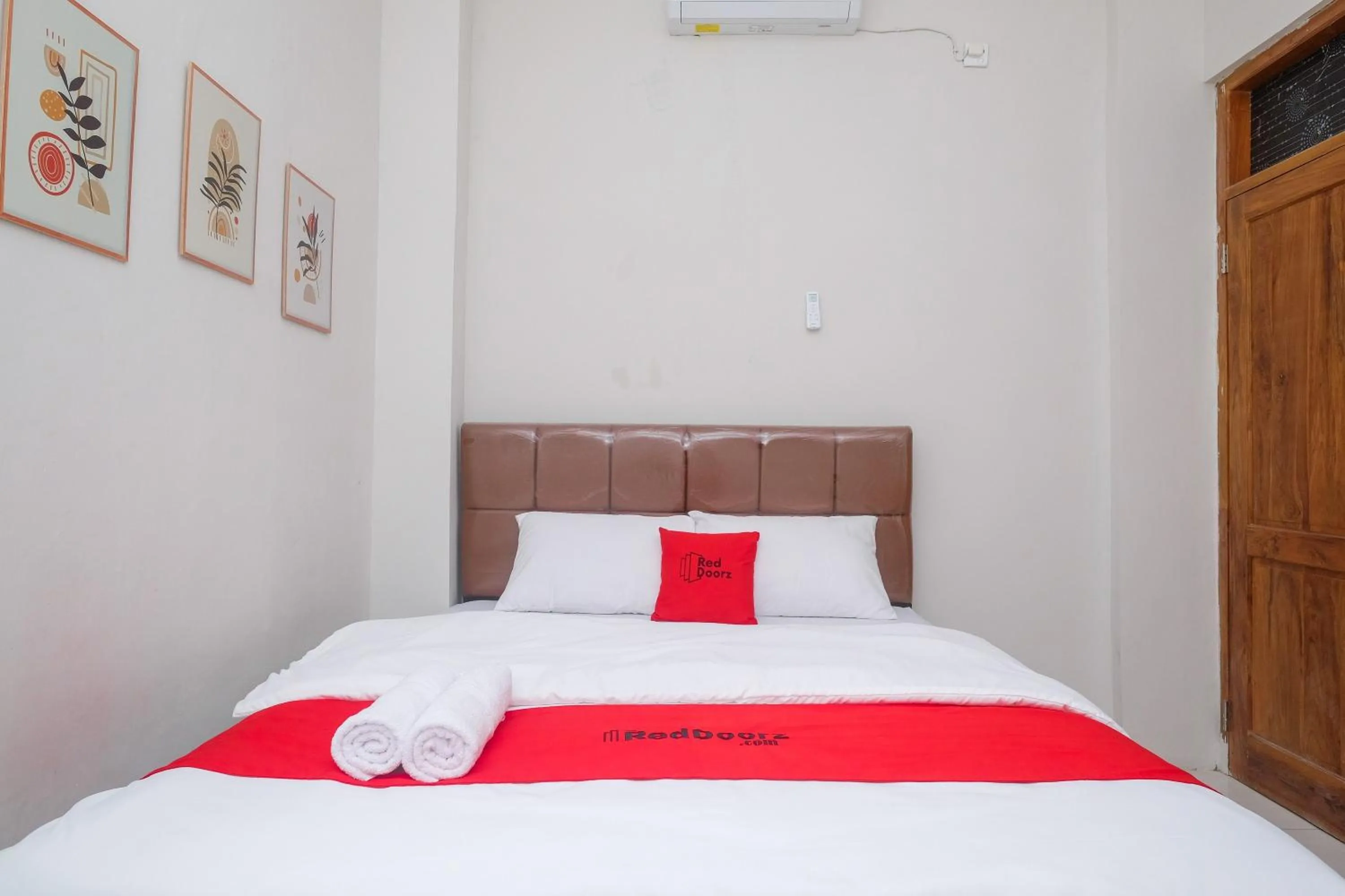 Bed in RedDoorz Syariah near Stasiun Klaten
