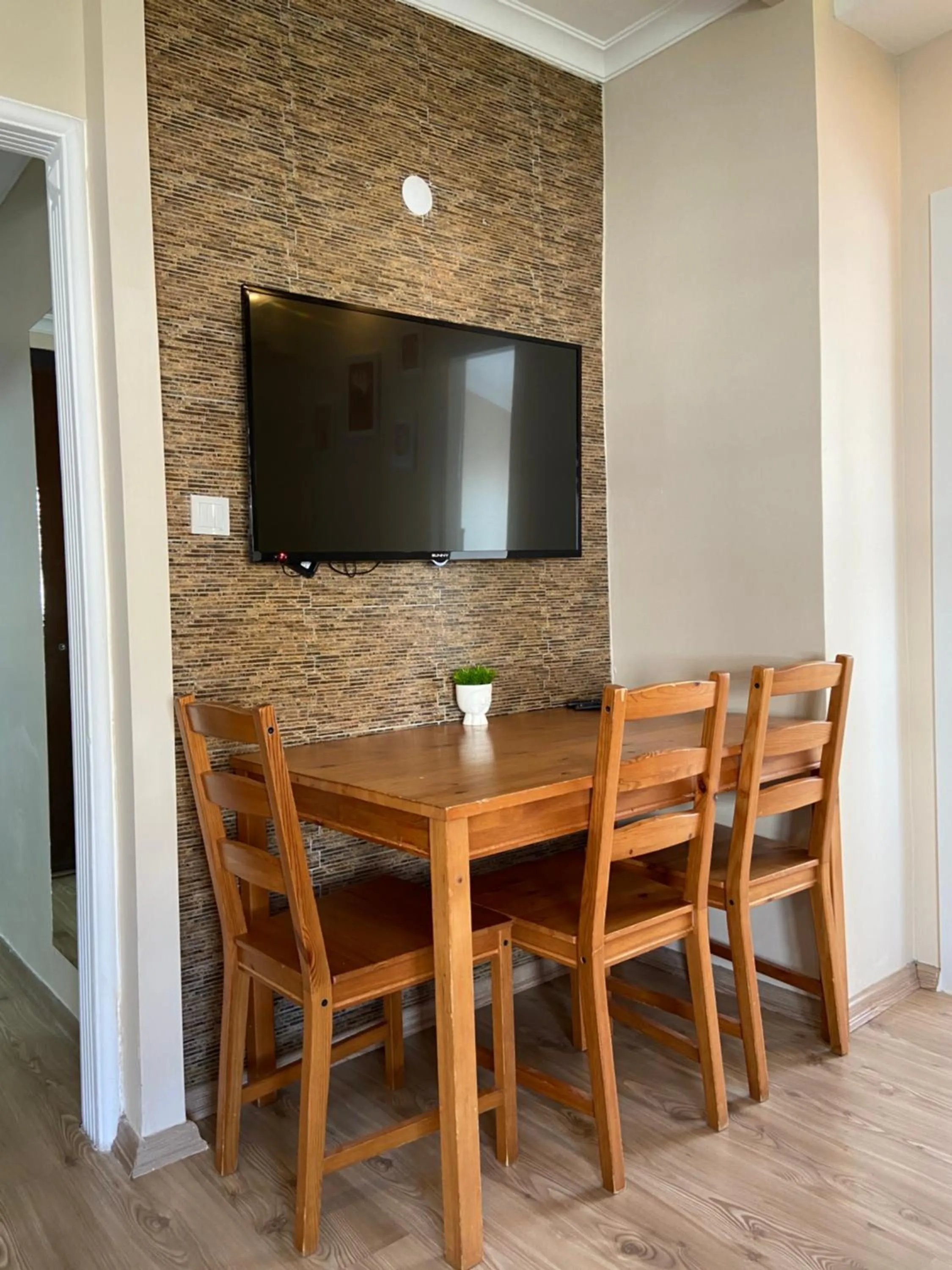 Communal lounge/ TV room in Araz Apart