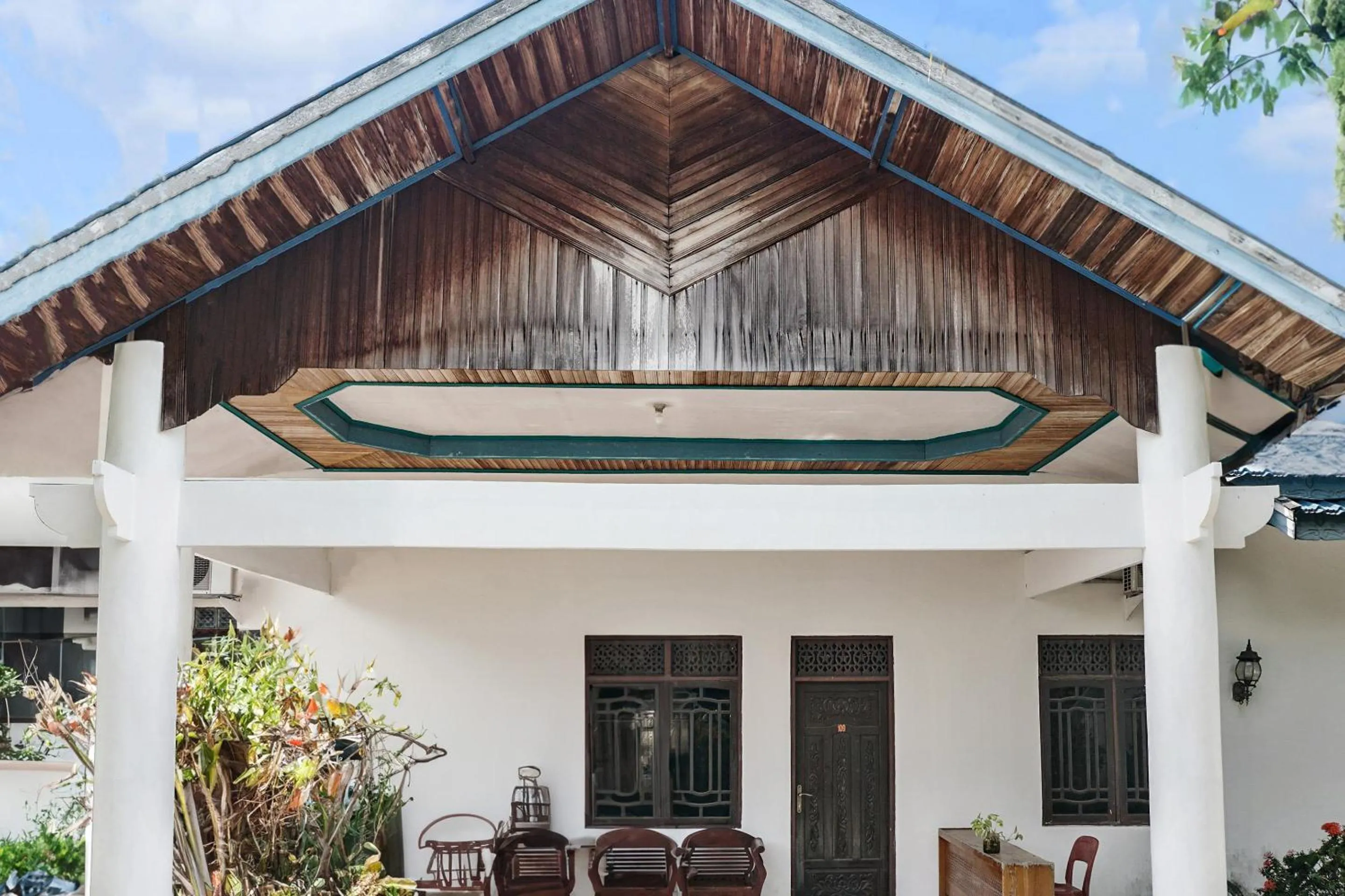 Facade/entrance in Hotel O Wisma Pundu Syariah Near Kantor Camat Kota Besi