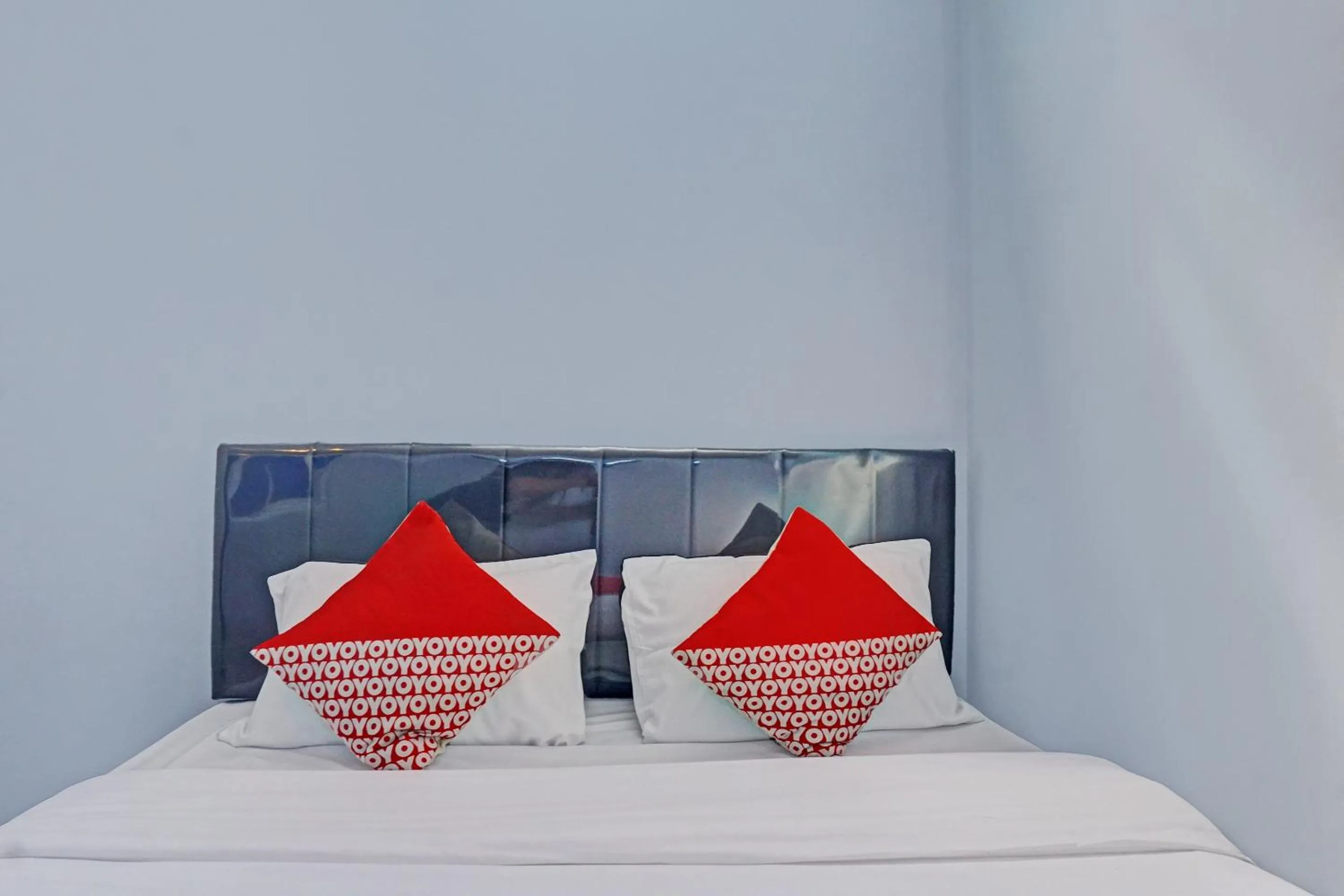 Bedroom, Bed in Capital O 92765 J&b Smart Sentul