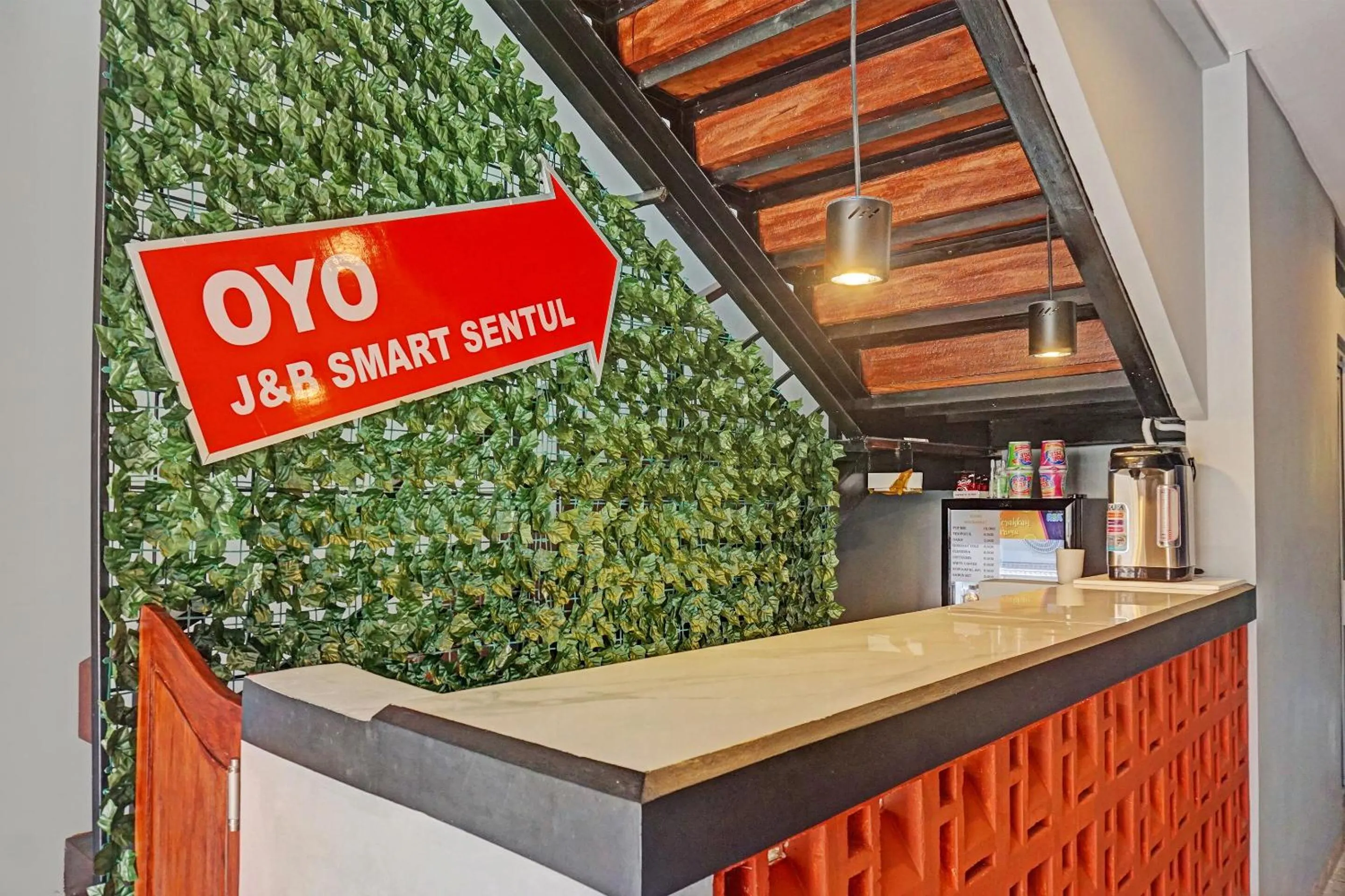 Lobby or reception in Capital O 92765 J&b Smart Sentul