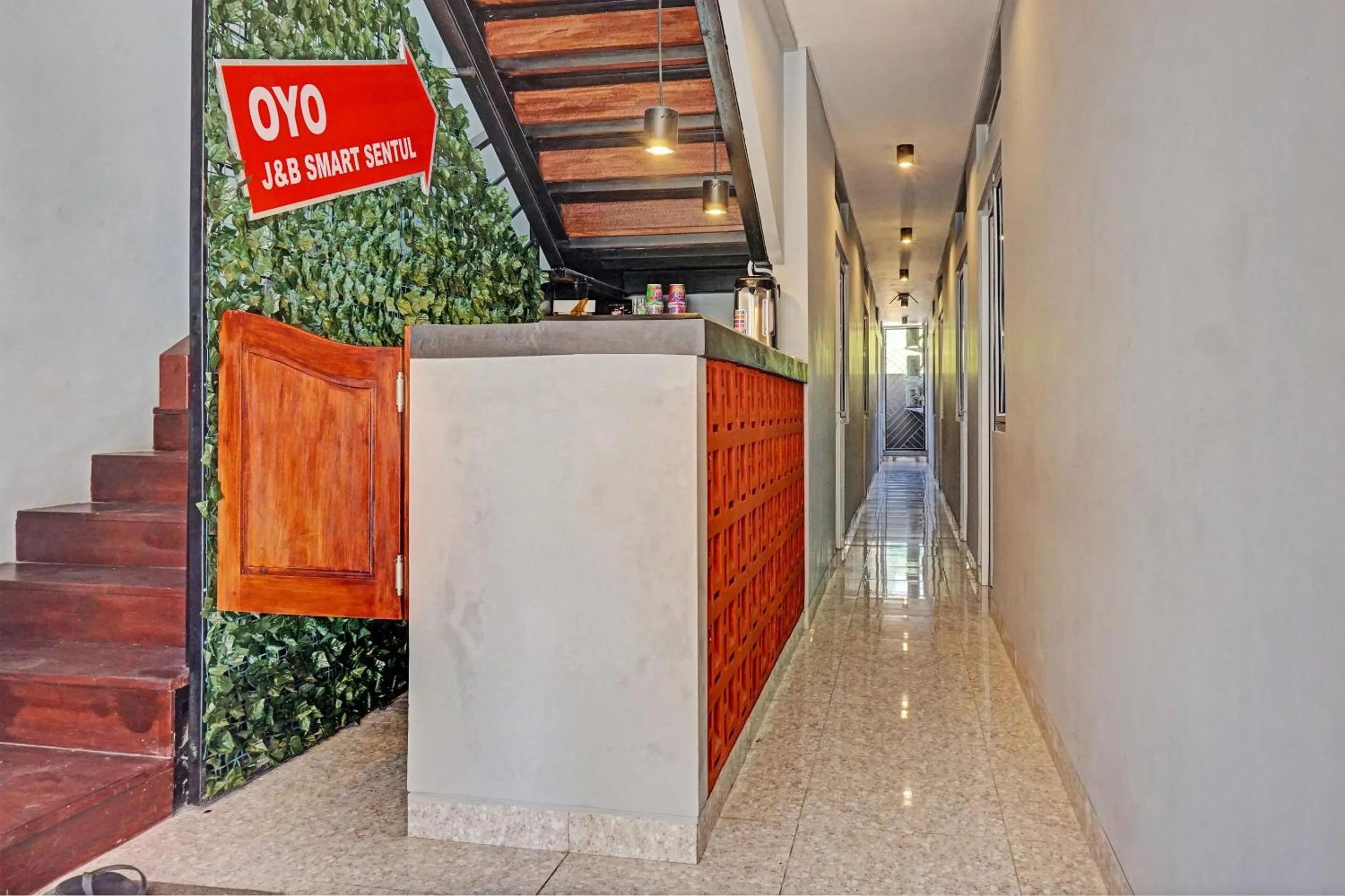 Lobby or reception in Capital O 92765 J&b Smart Sentul