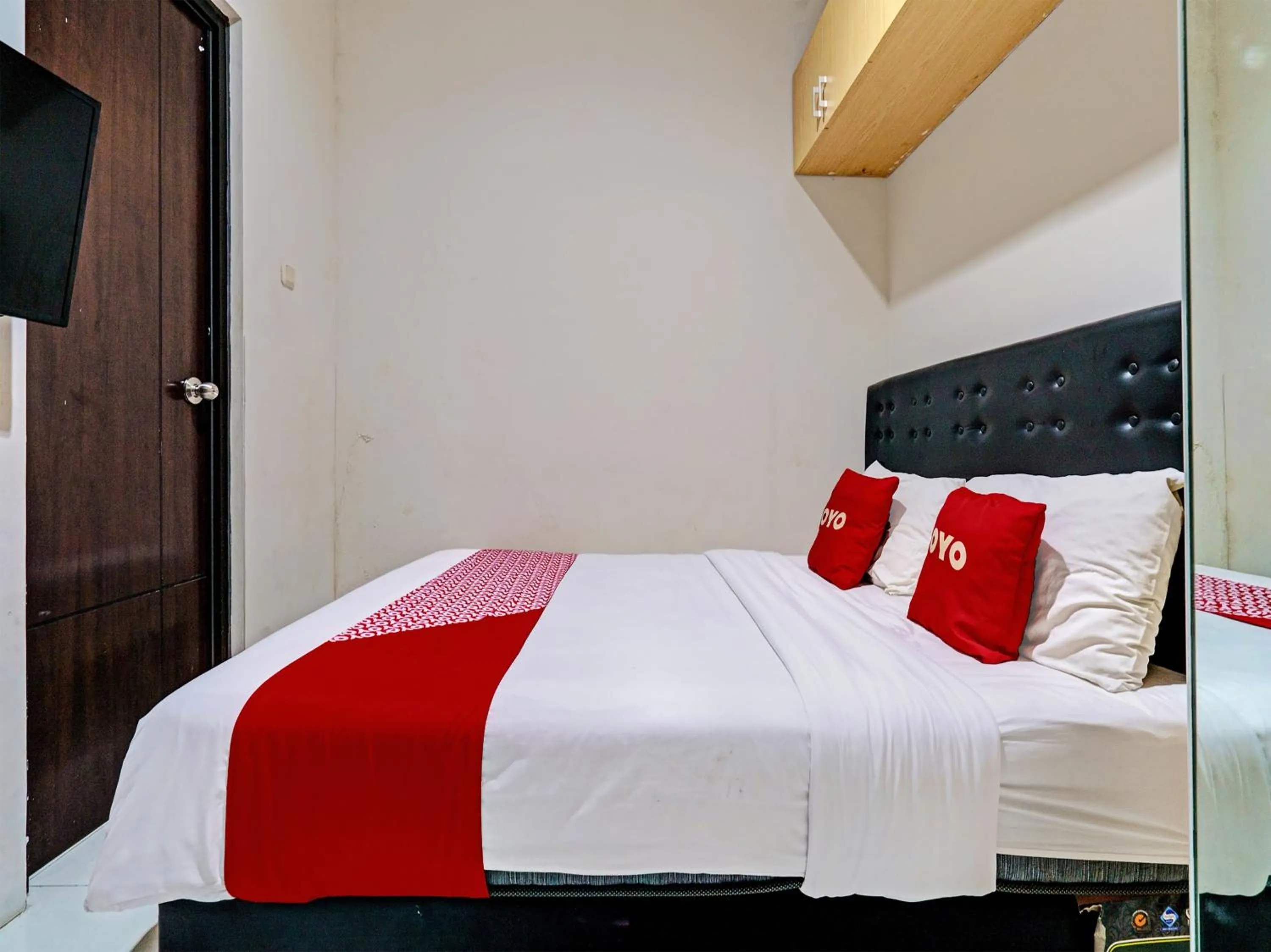 Bedroom in Hotel O Losmen Diah Syariah