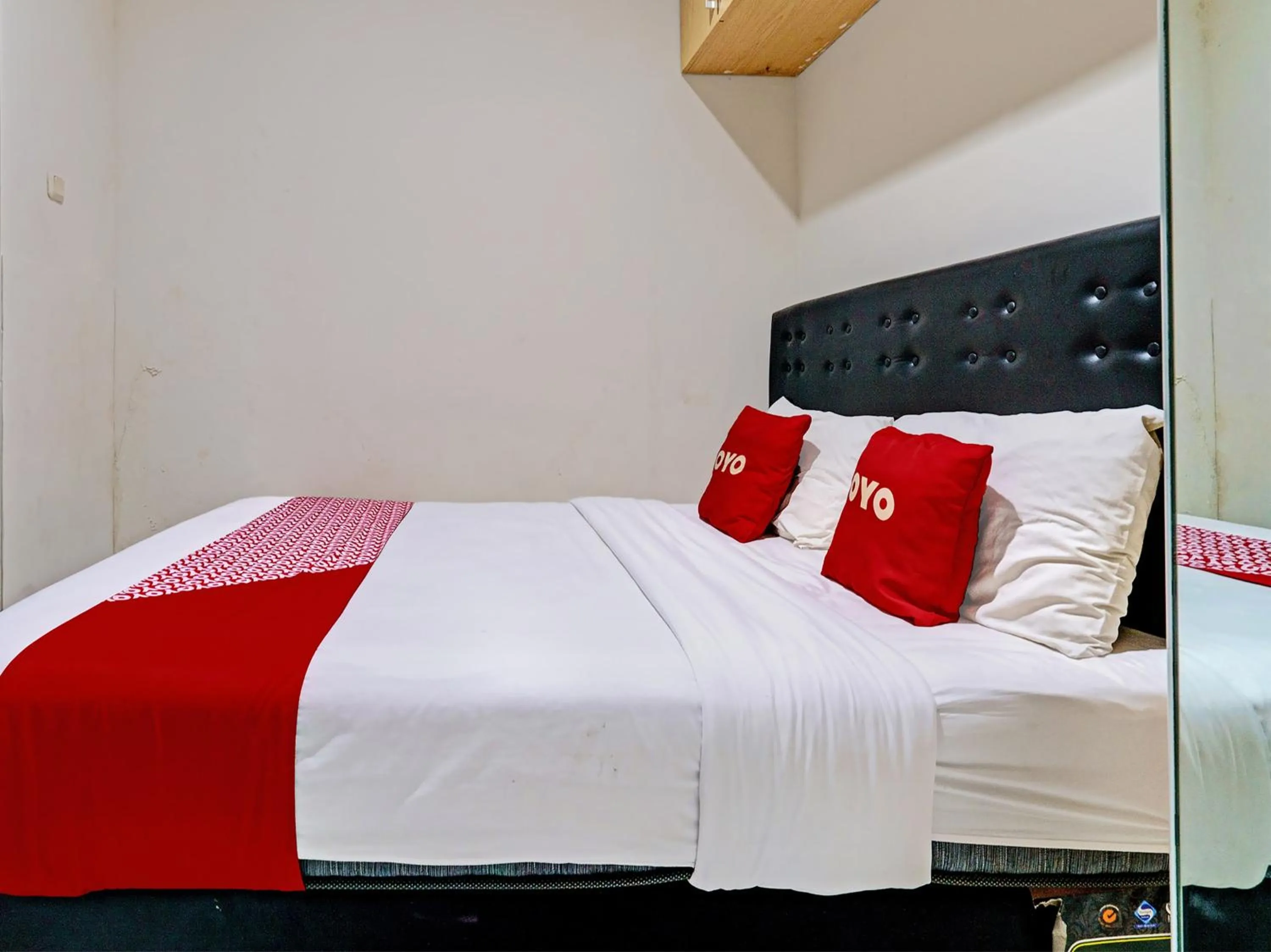 Bedroom in Hotel O Losmen Diah Syariah