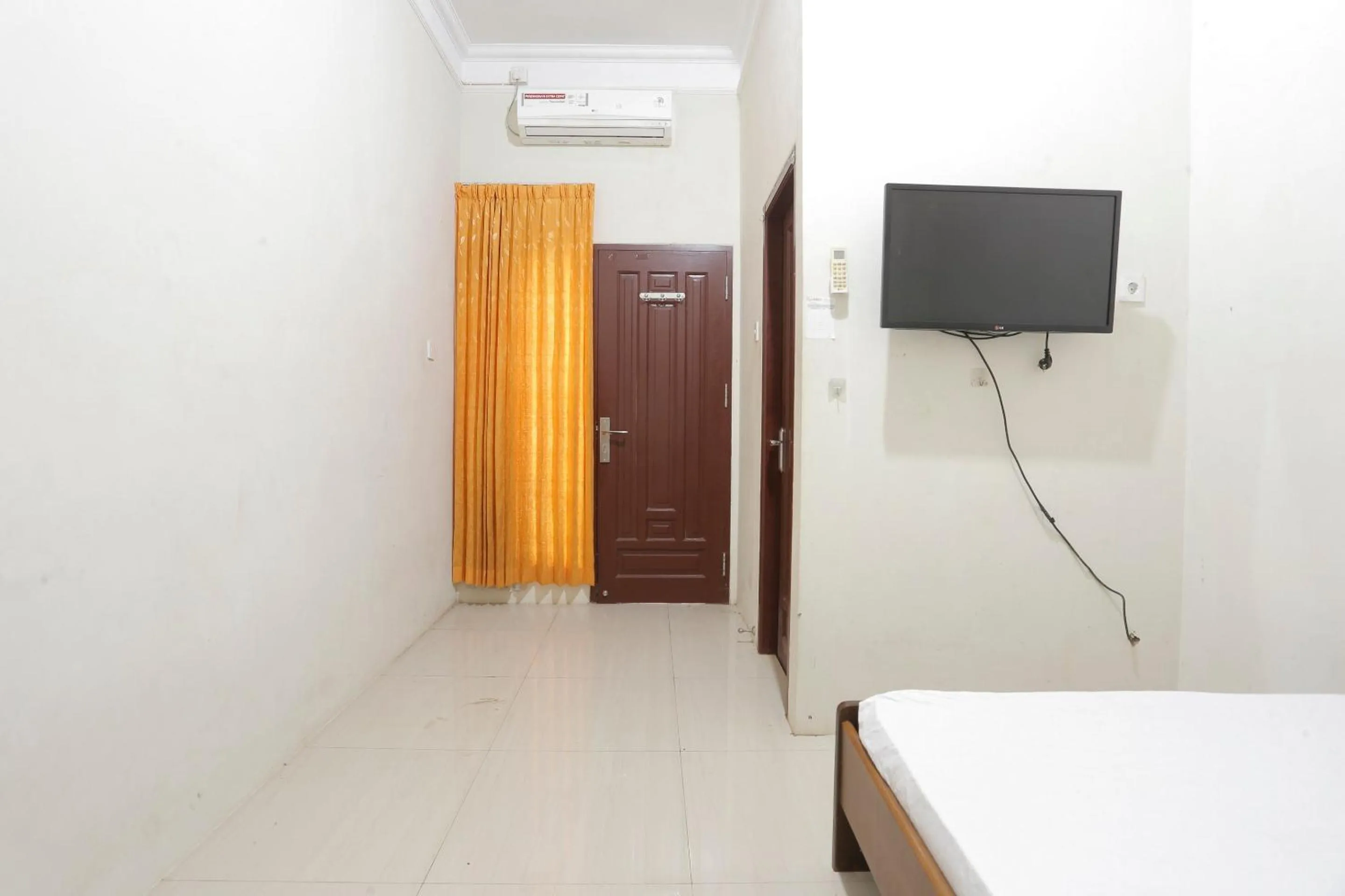 Bedroom, Bed in Hotel O Rumah Kost Kita Tarakan