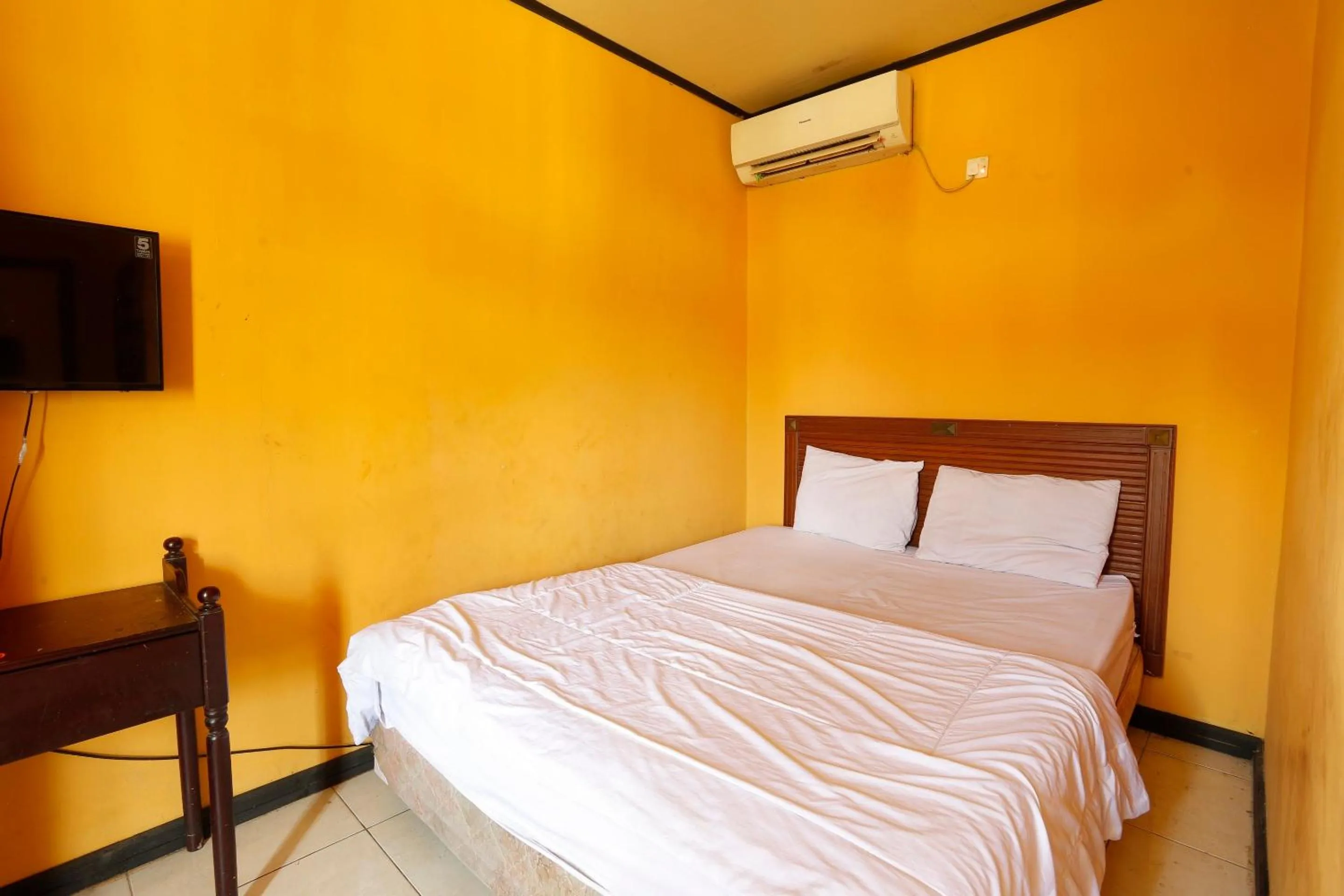 Bedroom, Bed in Hotel O Rumah Kost Kita Tarakan