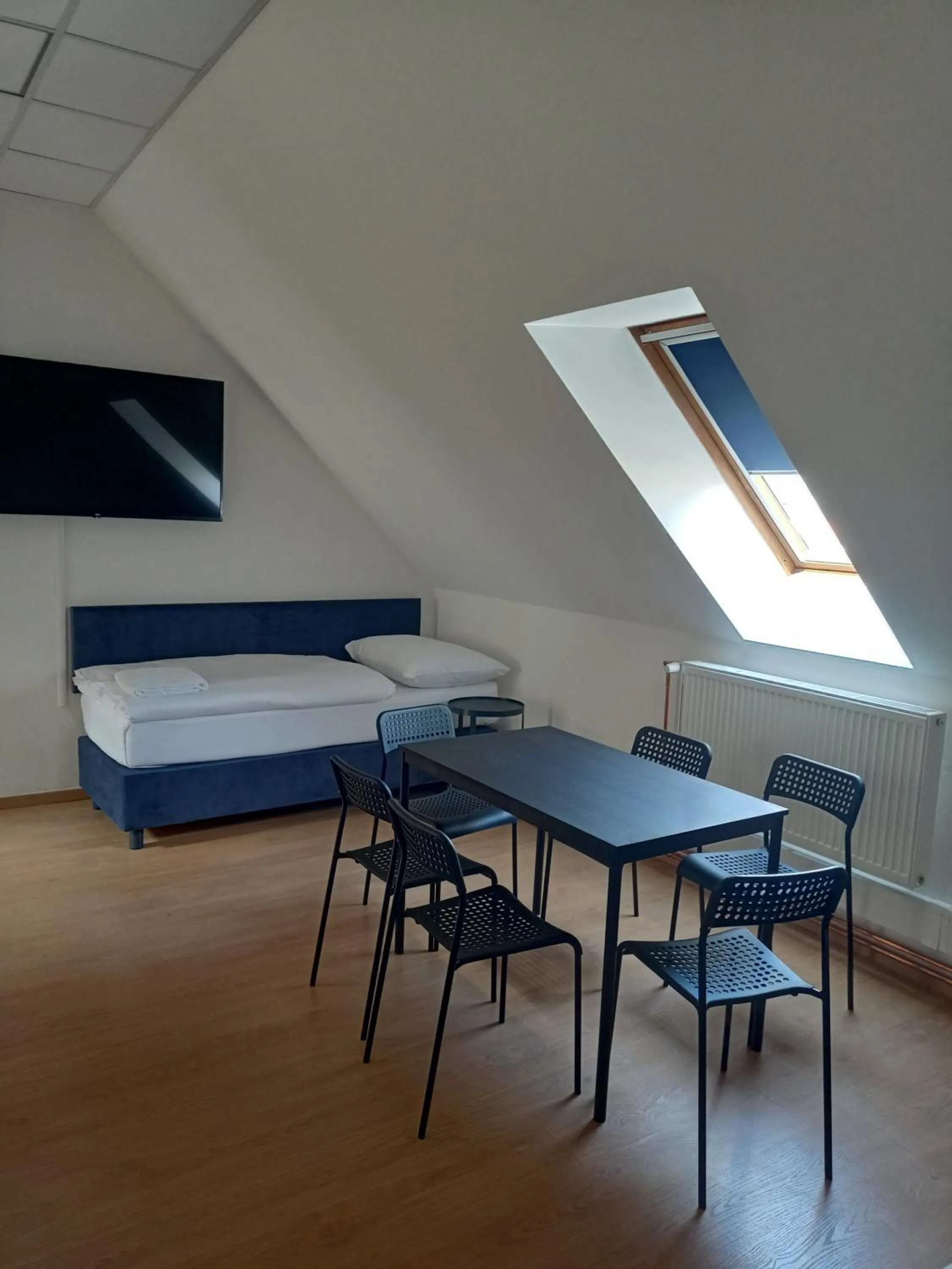 Bedroom, Bed in Powder Tower Suites