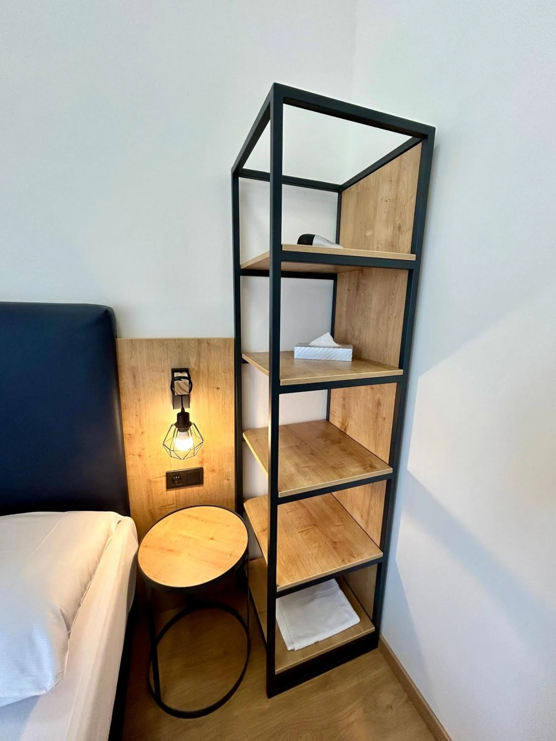 wardrobe, Bed in Powder Tower Suites