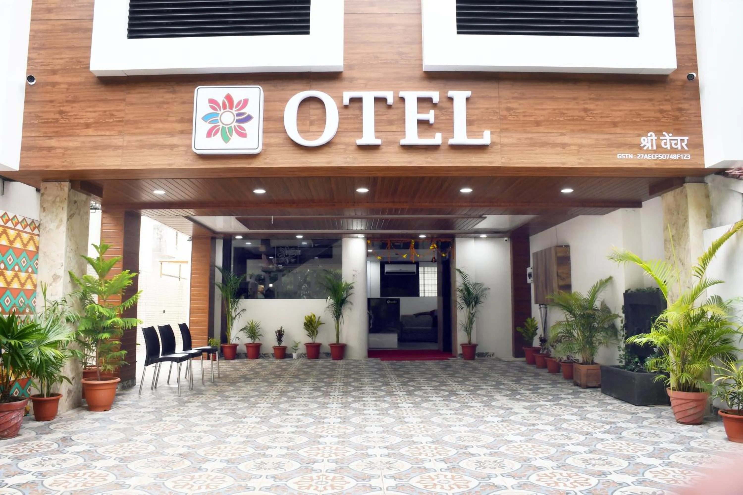 Facade/entrance in Otel