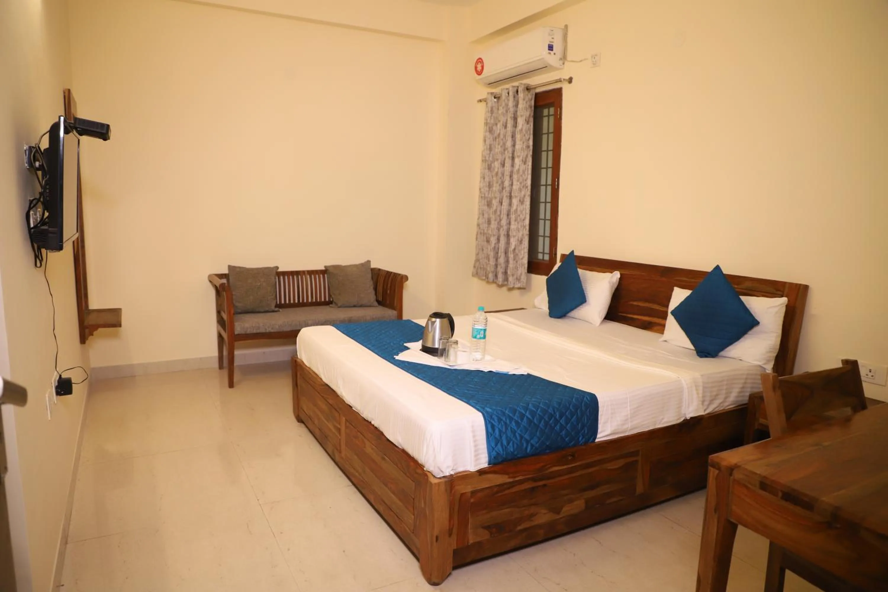 TV and multimedia in Hotel The York - Couple-unfriendly hotel